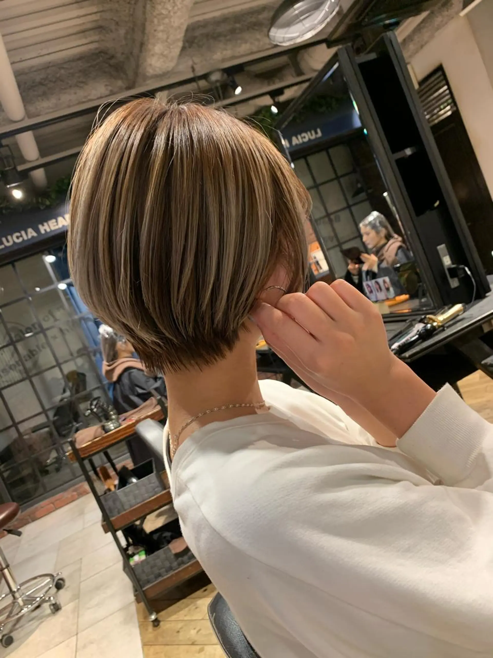 ショート ハイライト レイヤーカット ショートヘア カット ヘアカラー トリートメント 田中 聖也のヘアスタイル