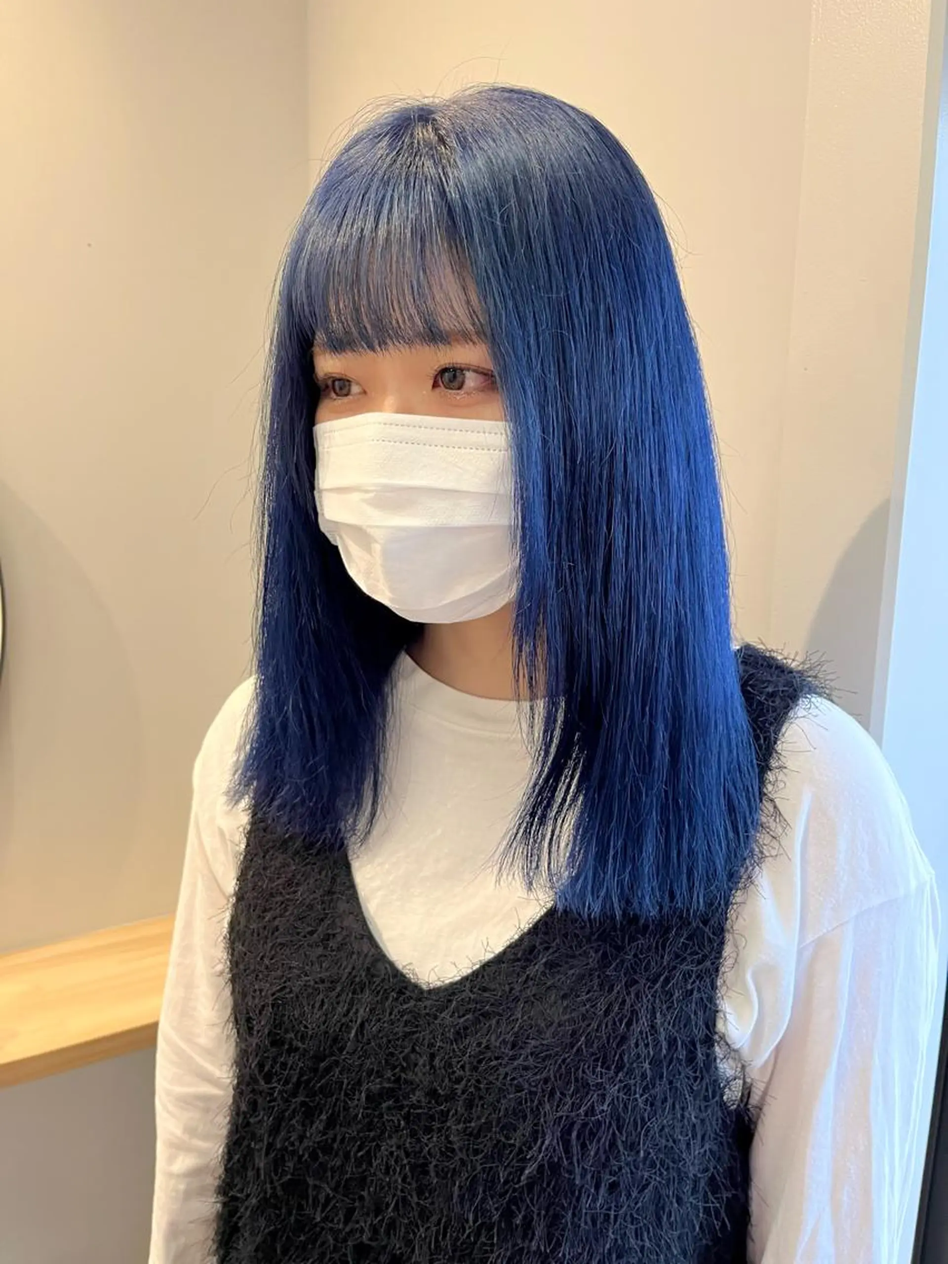 ロング カラー ブリーチ ブルーカラー カット ヘアカラー トリートメント ブリーチなしカラー ダブルカラーエクステのヘアスタイル