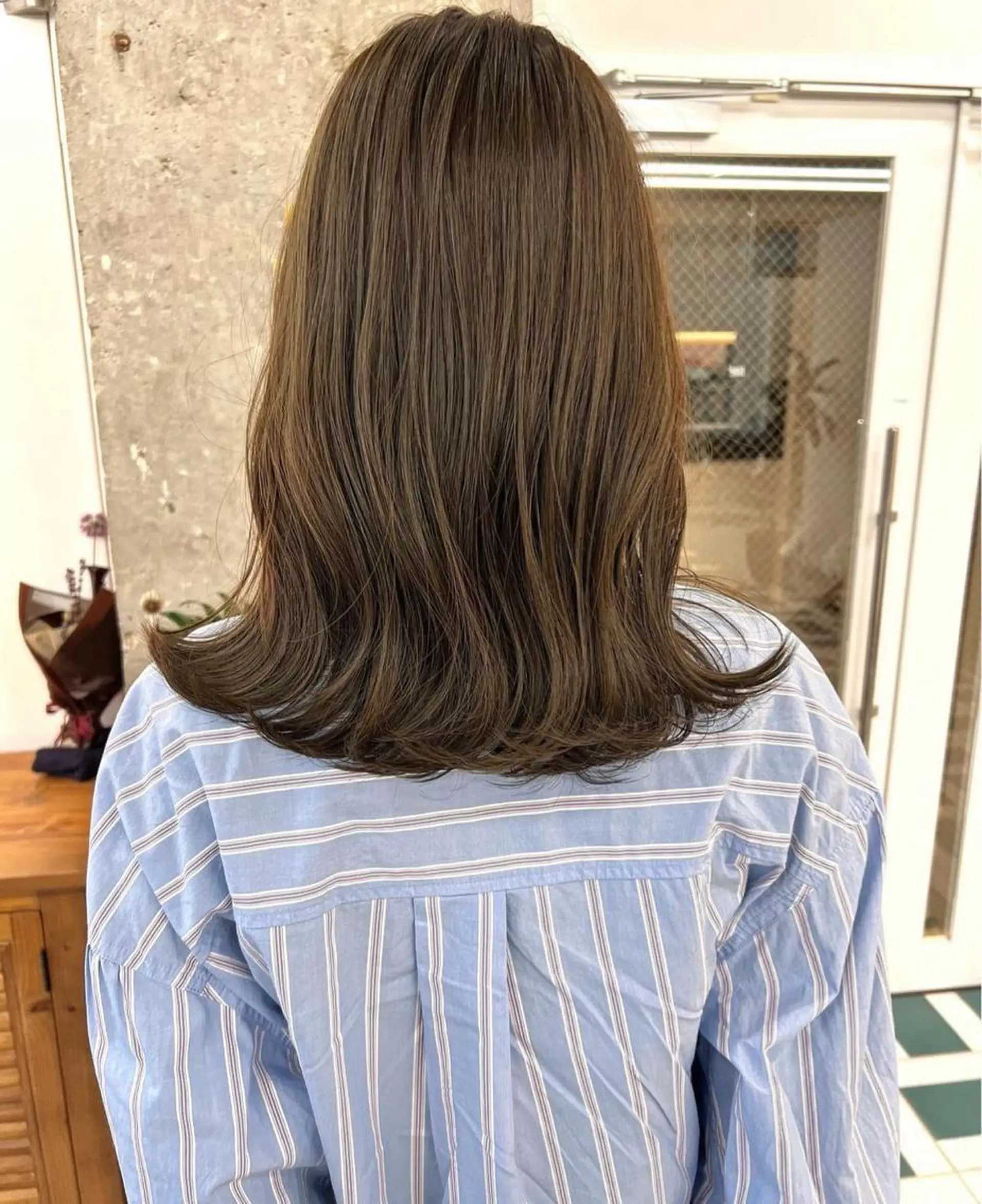 ミディアム ボブ/ハイトーン YUIのヘアスタイル