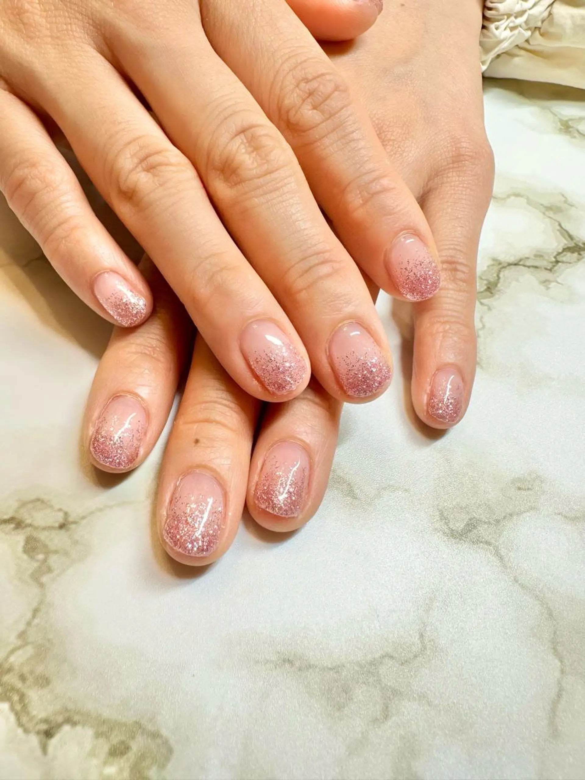 ネイル グラデーション ラメ(グリッター) ラメグラデーション ピンク シルバー Nailsalon yuuchiのネイルデザイン