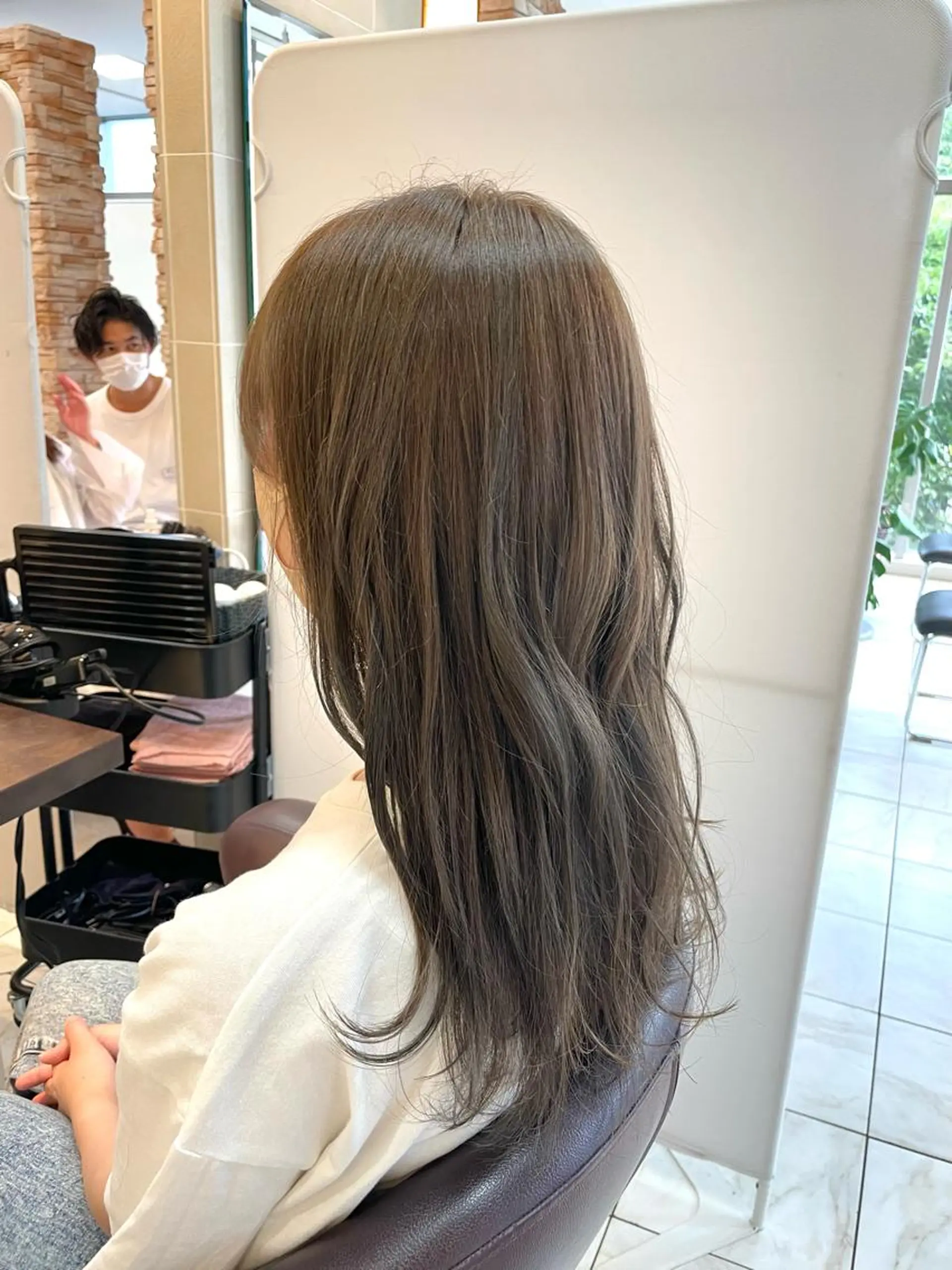 ロング カット ヘアカラー 新籾 尚哉のヘアスタイル