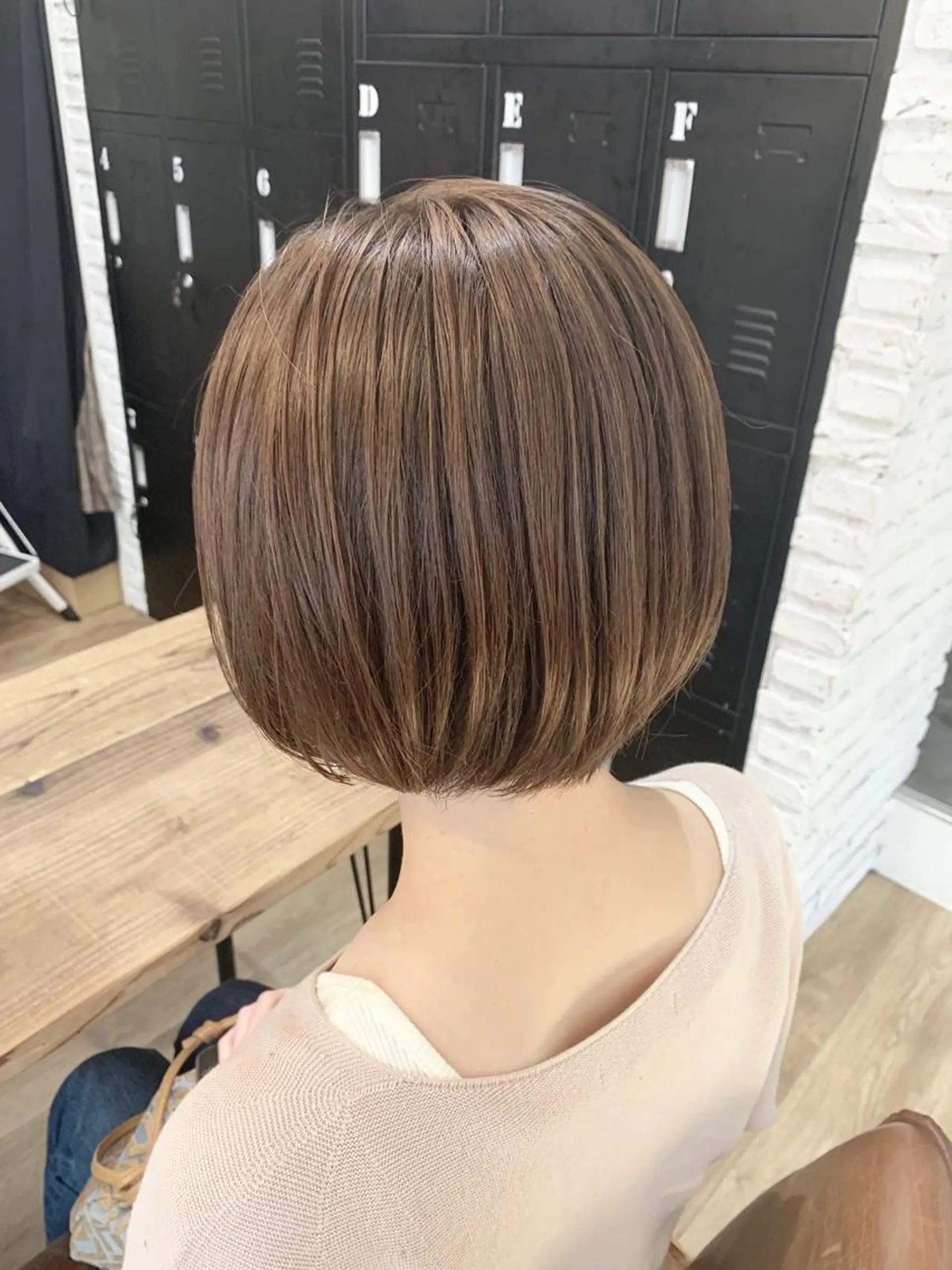 ショート いけだ　ひかり ハイライトくびれヘアのヘアスタイル