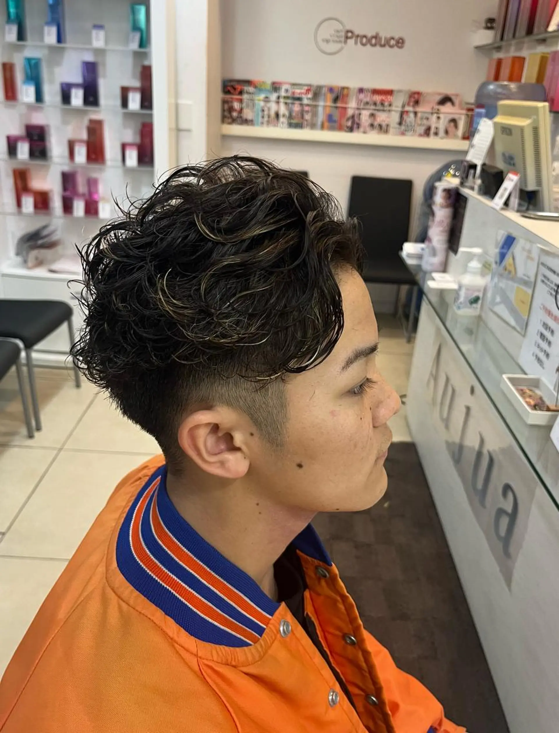 ショート カラー パーマ メンズ メンズハイライト メンズパーマ ハイライトカラー ハイライト カット ヘアカラー パーマ 韓国風メンズ/毛流れ ヘアなら須田龍世のヘアスタイル