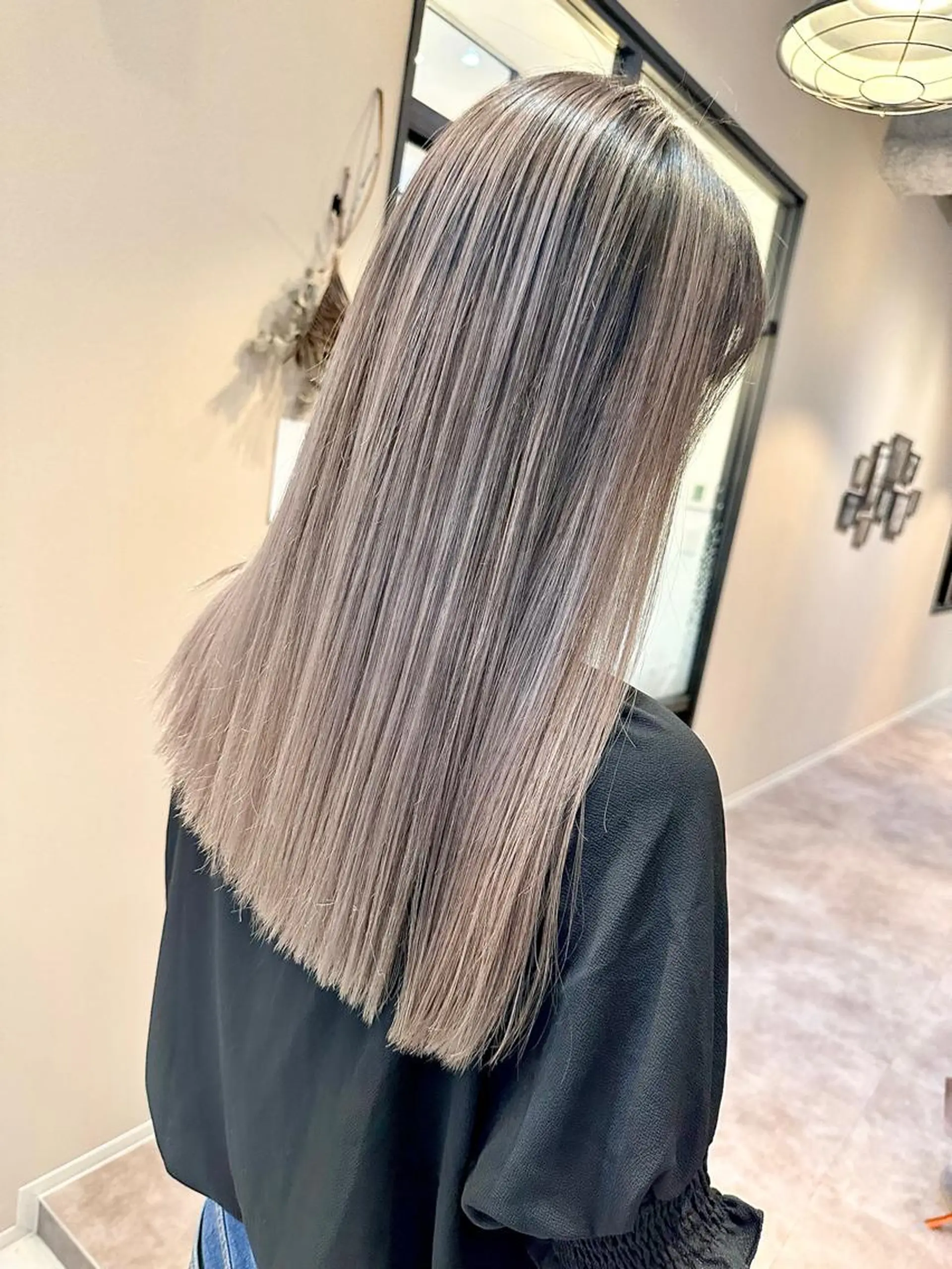 セミロング ヘアカラー 🔷ブリーチバレイヤ ージュ🔷飯野達也のヘアスタイル