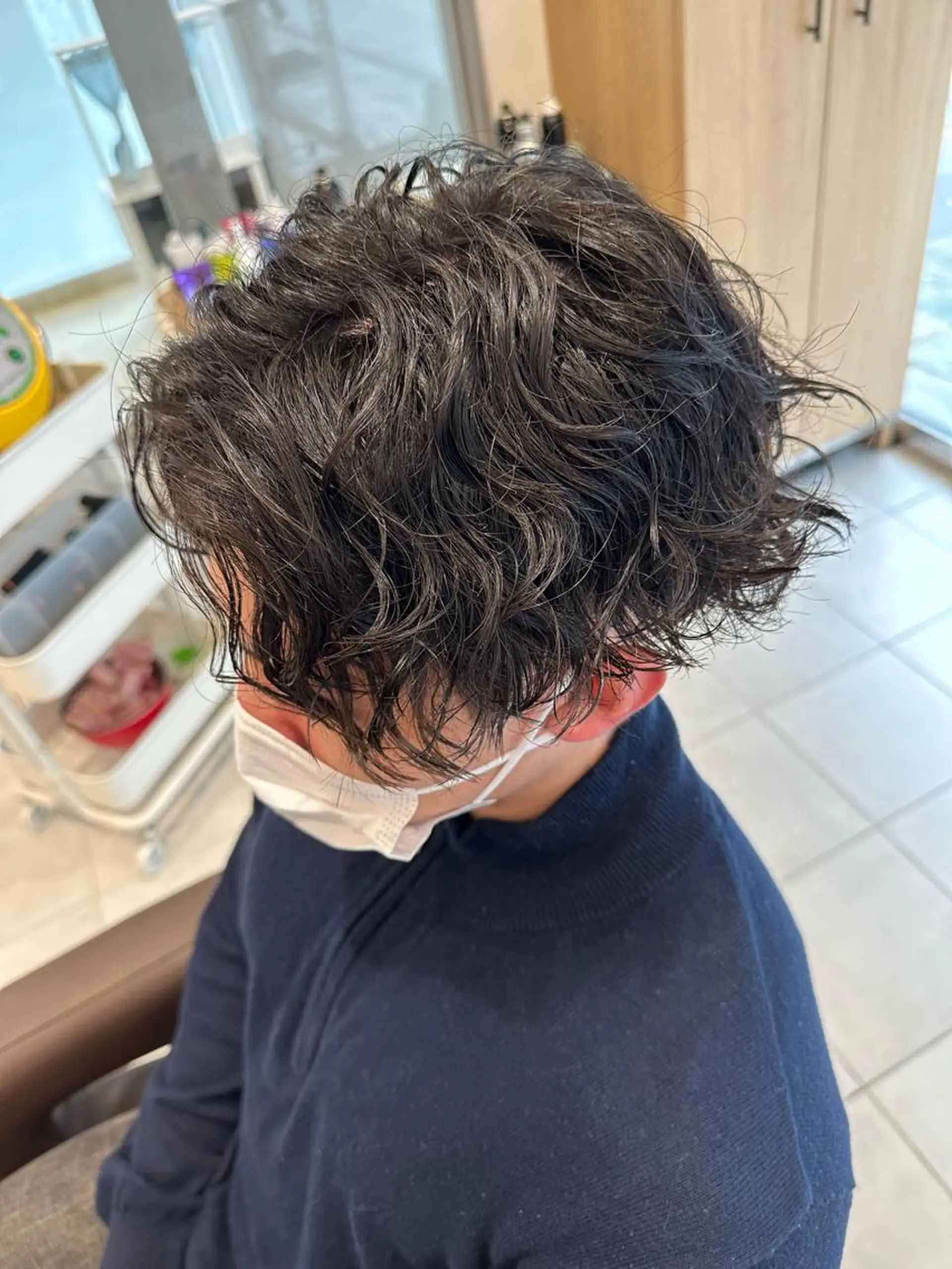 ミディアム パーマ メンズ ミディアムパーマ フェードカット メンズパーマ ツイストスパイラルパーマ 波巻きパーマ カット パーマ トリートメント ヘッドスパ ヘアセット 💈メンズ特化 美容師サキ💈のヘアスタイル