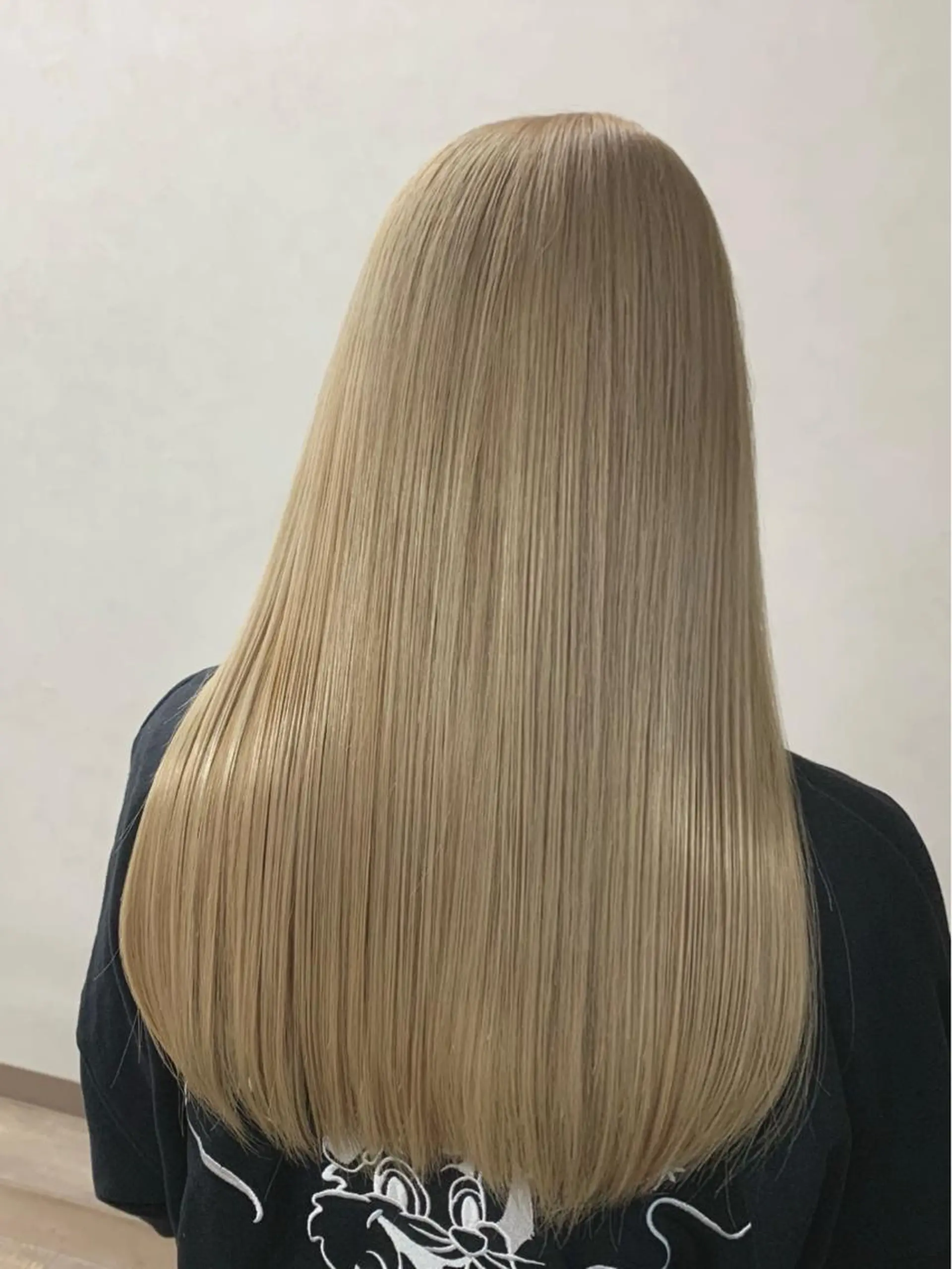 ロング カラー バレイヤージュ ブリーチ ケアブリーチ ダブルカラー イヤリングカラー カット ヘアカラー SALOWIN横浜suite店所属・🌷かわばた めい🌷のヘアスタイル