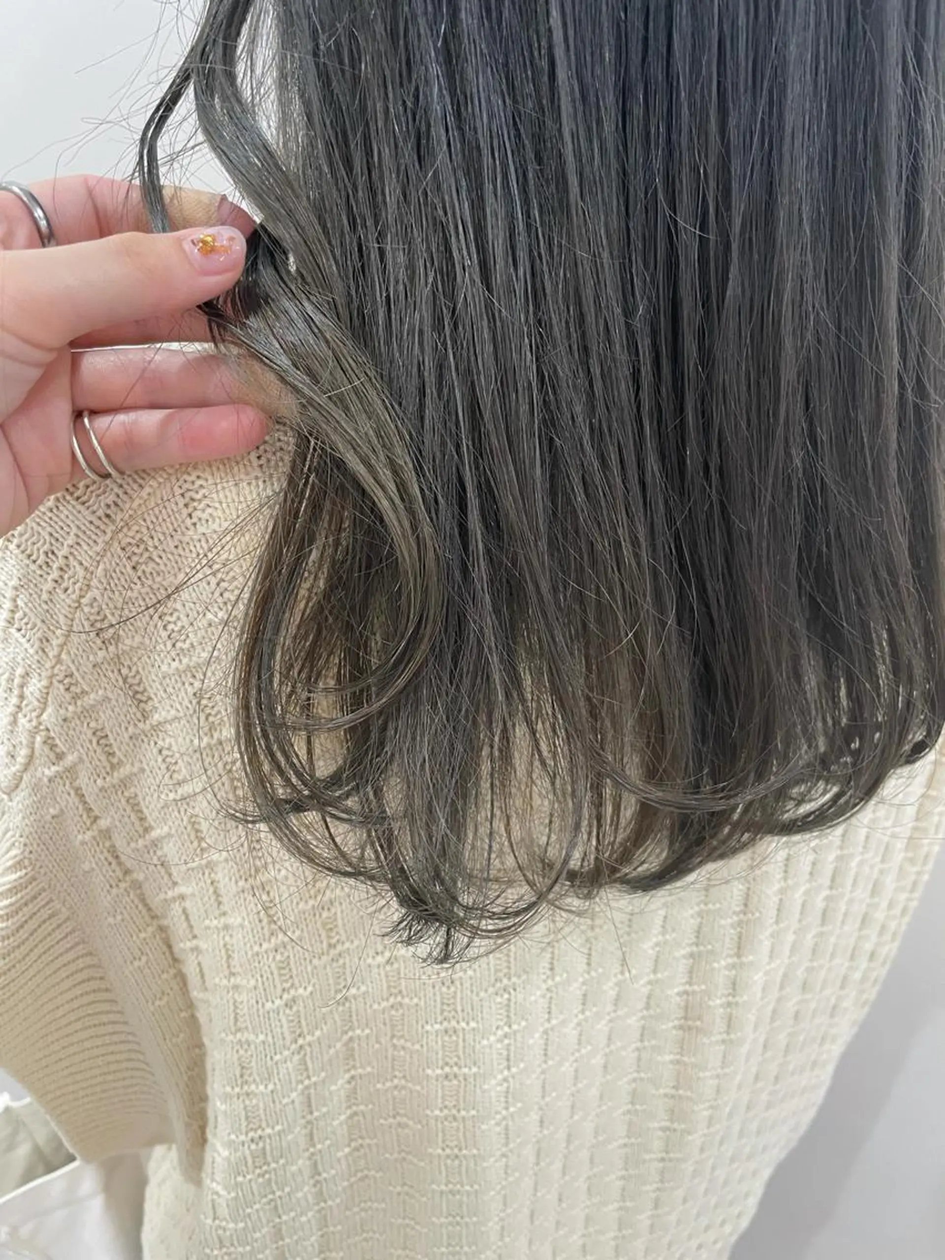 ロング カラー akane .のヘアスタイル