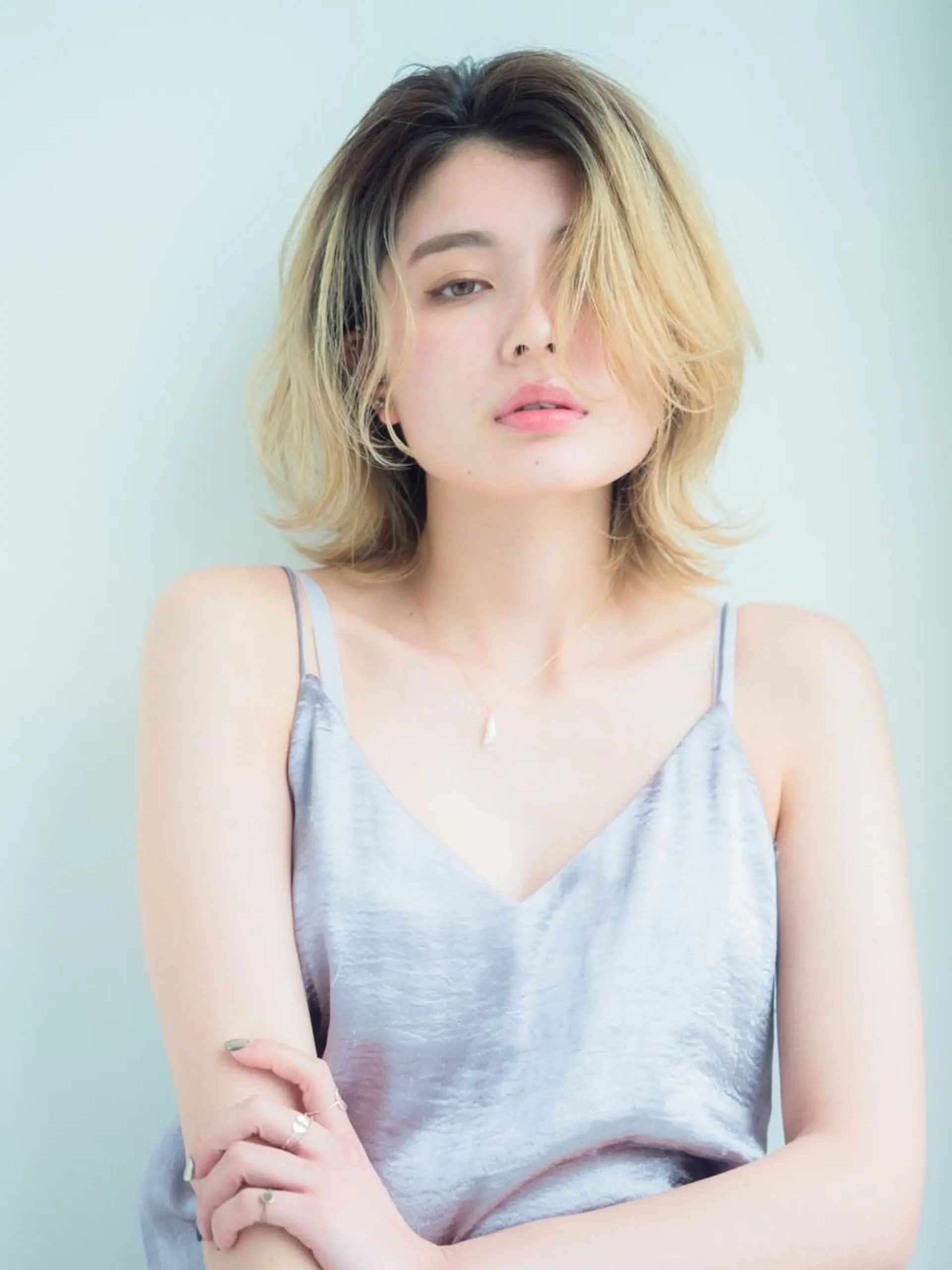 ミディアム SCENE by RADのヘアスタイル