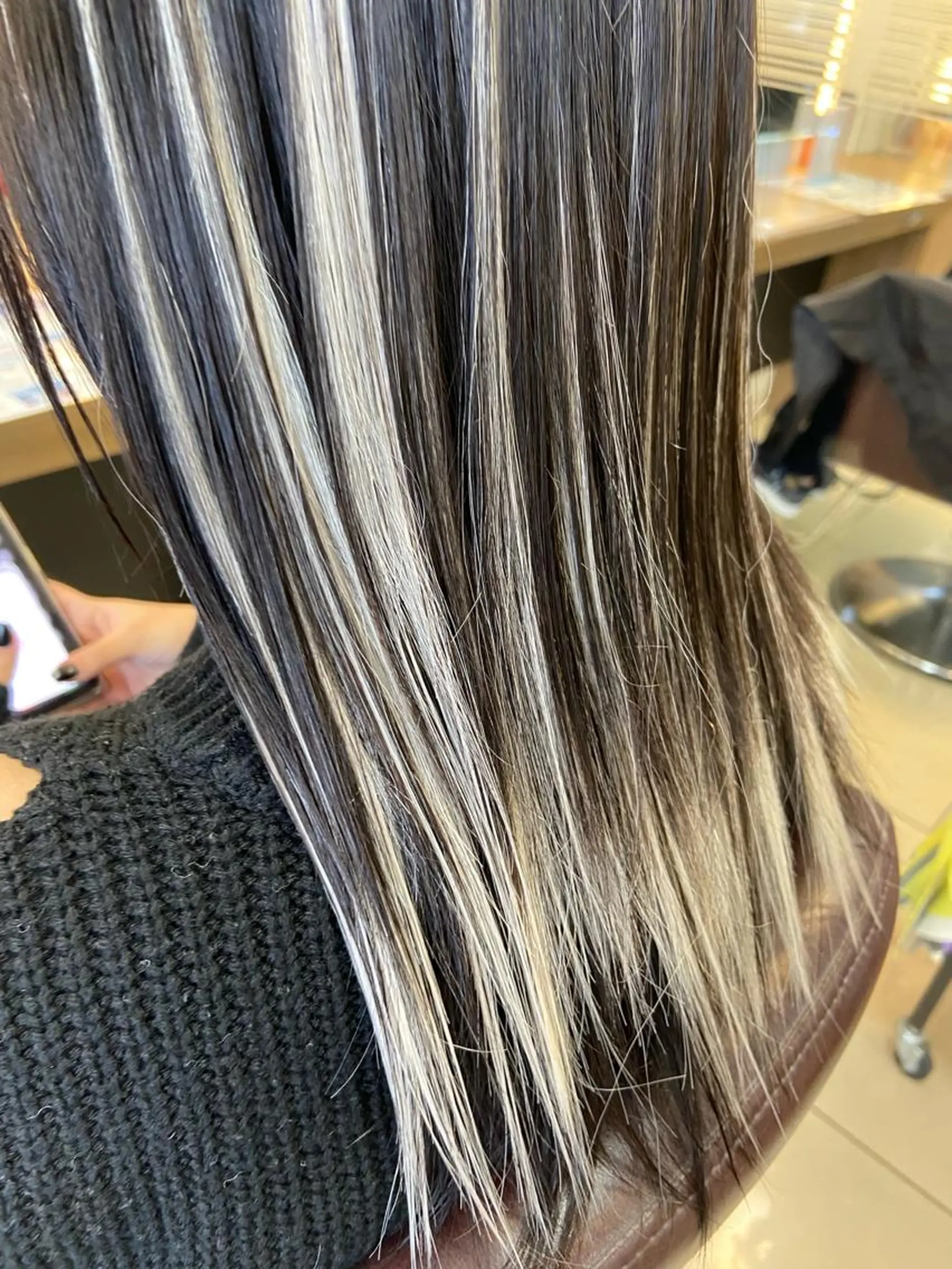セミロング エクステ ハイライト 髪質改善・酸性・ ストレート　Maruのヘアスタイル