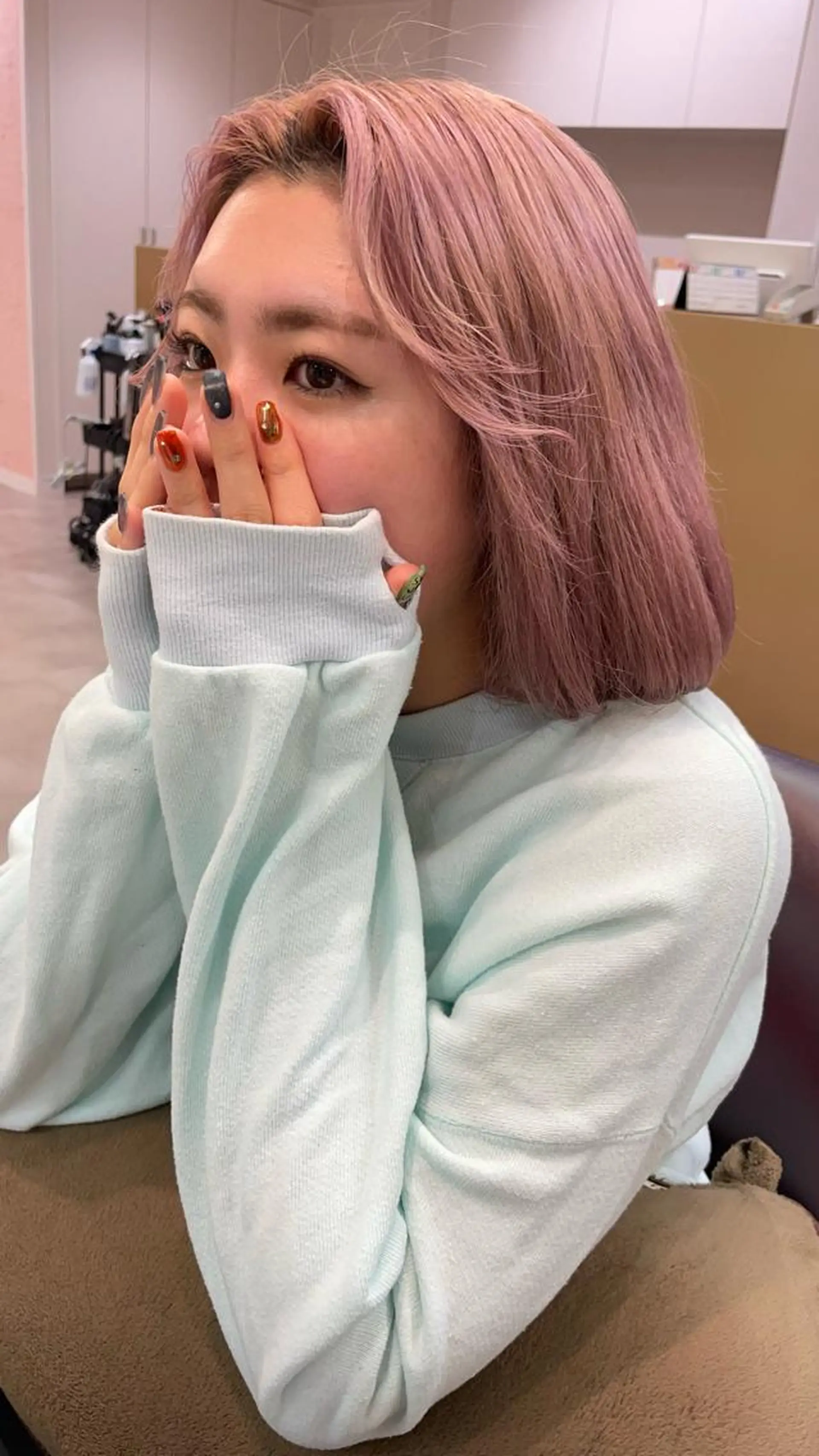 ミディアム カラー 松永 梨央のヘアスタイル