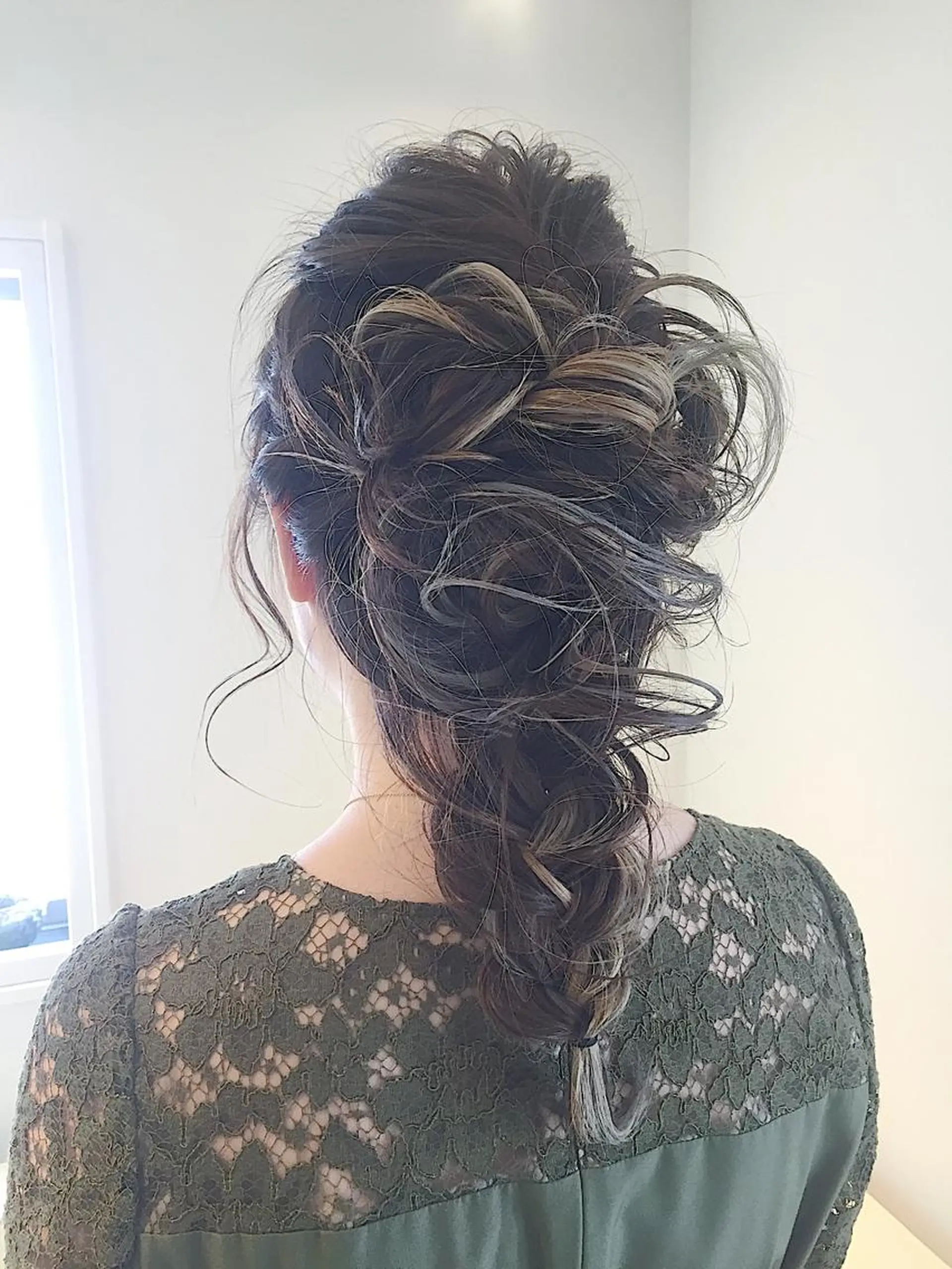 セミロング カラー ヘアアレンジ 結婚式・ブライダル アディクシーカラー バレイヤージュ ブリーチ ブロンド ✨ハイクオリティ✨ 山本香也のヘアスタイル