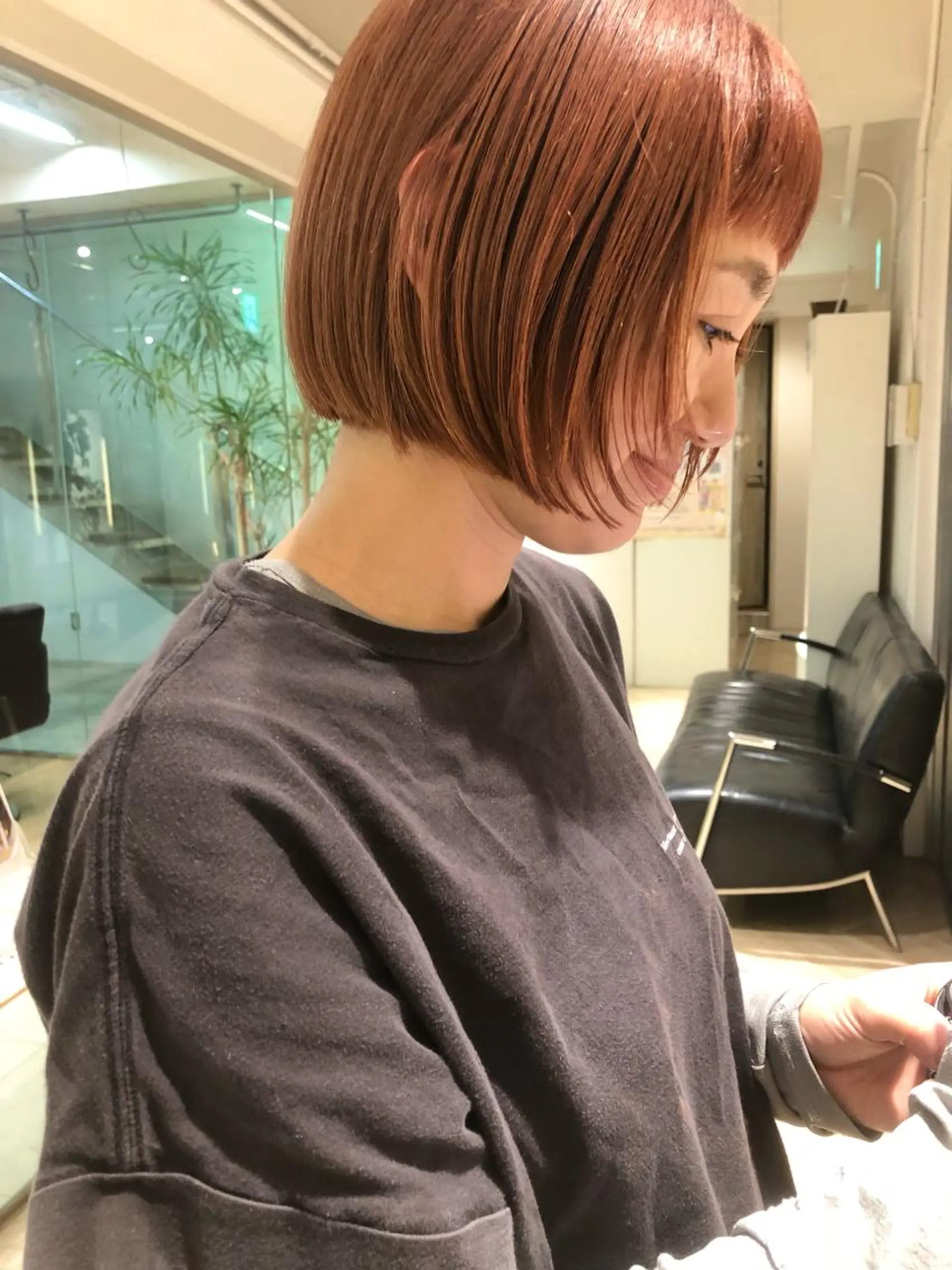ショート カラー オレンジ ボブ 顔まわりレイヤー レイヤーカット カット ヘアカラー トリートメント ハイトーン/ブリーチ 似合せカット/パーマのヘアスタイル