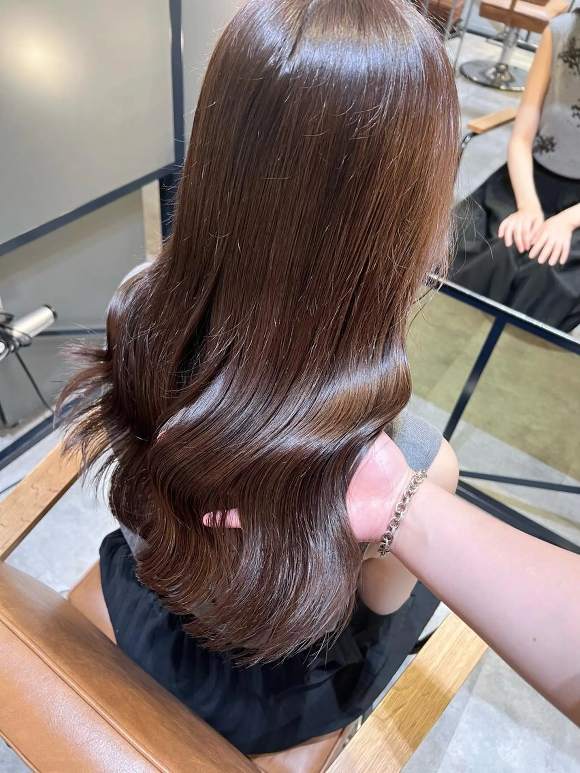 ロング 伊藤 愛美のヘアスタイル