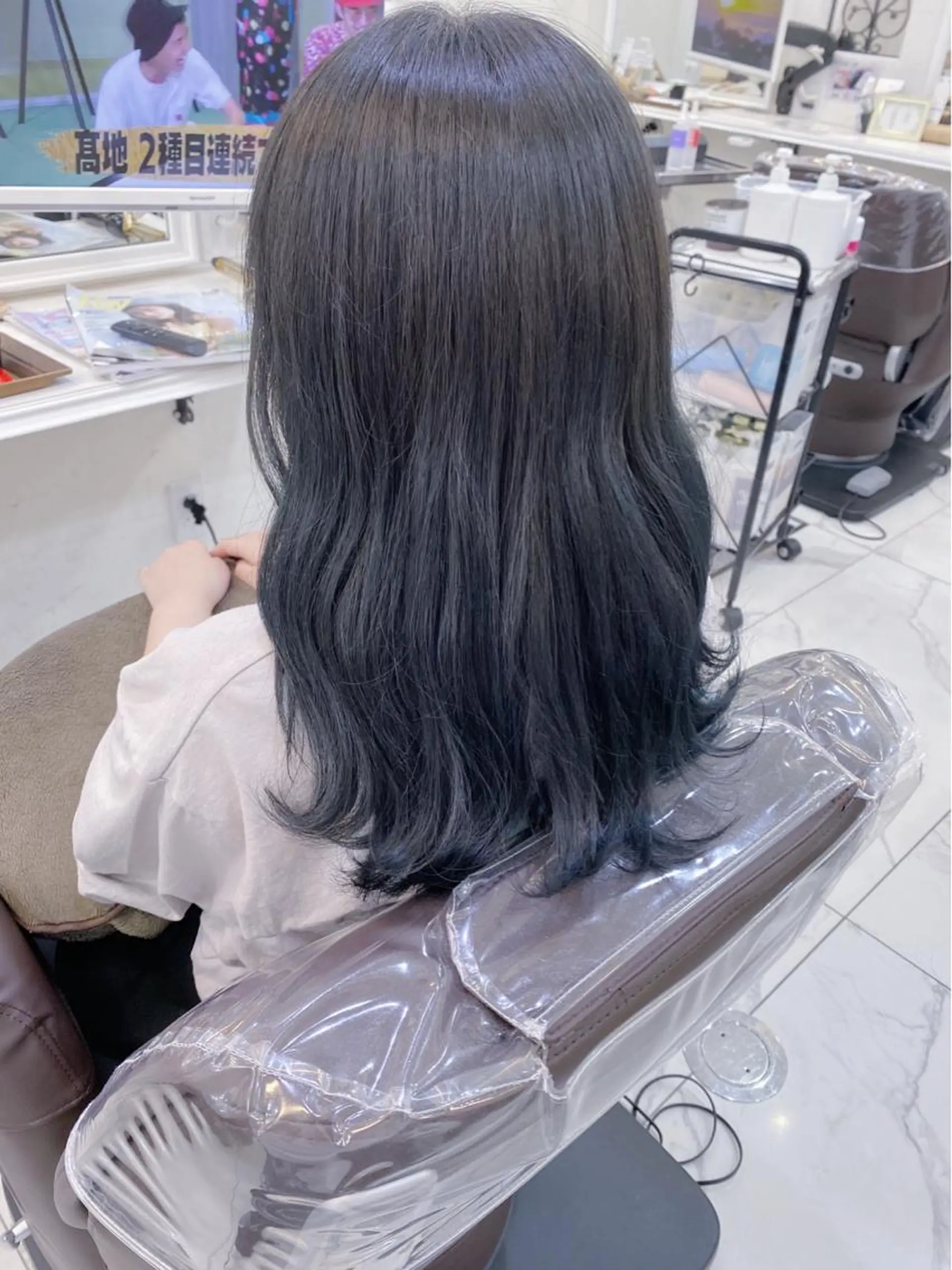 ミディアム カラー ヘアカラー トリートメント shanti 渡辺新也✂️のヘアスタイル