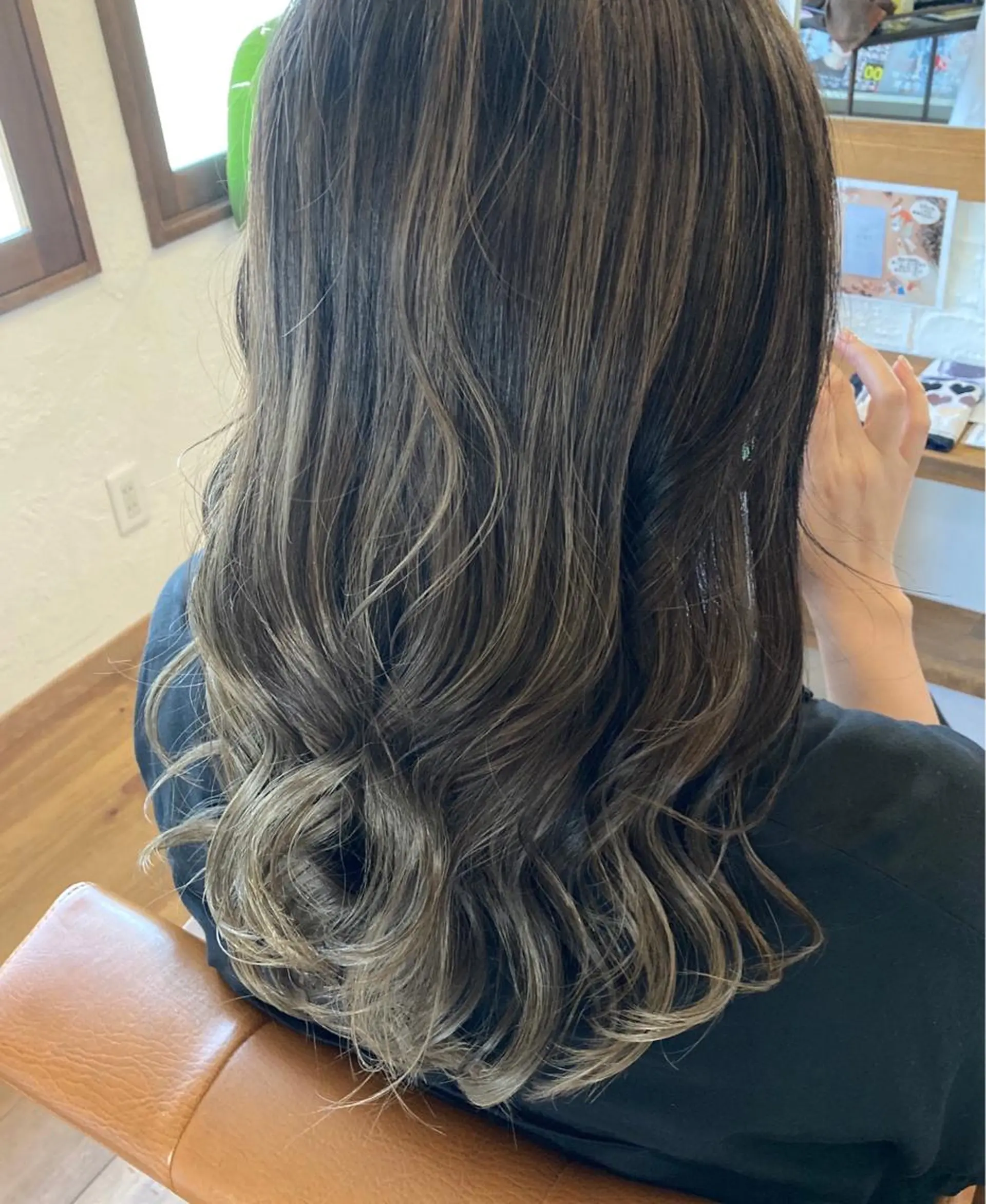 カラー アディクシーカラー グラデーションカラー ハイライトカラー ヘアカラー Cheri Cherie所属・井上 歩美のヘアスタイル