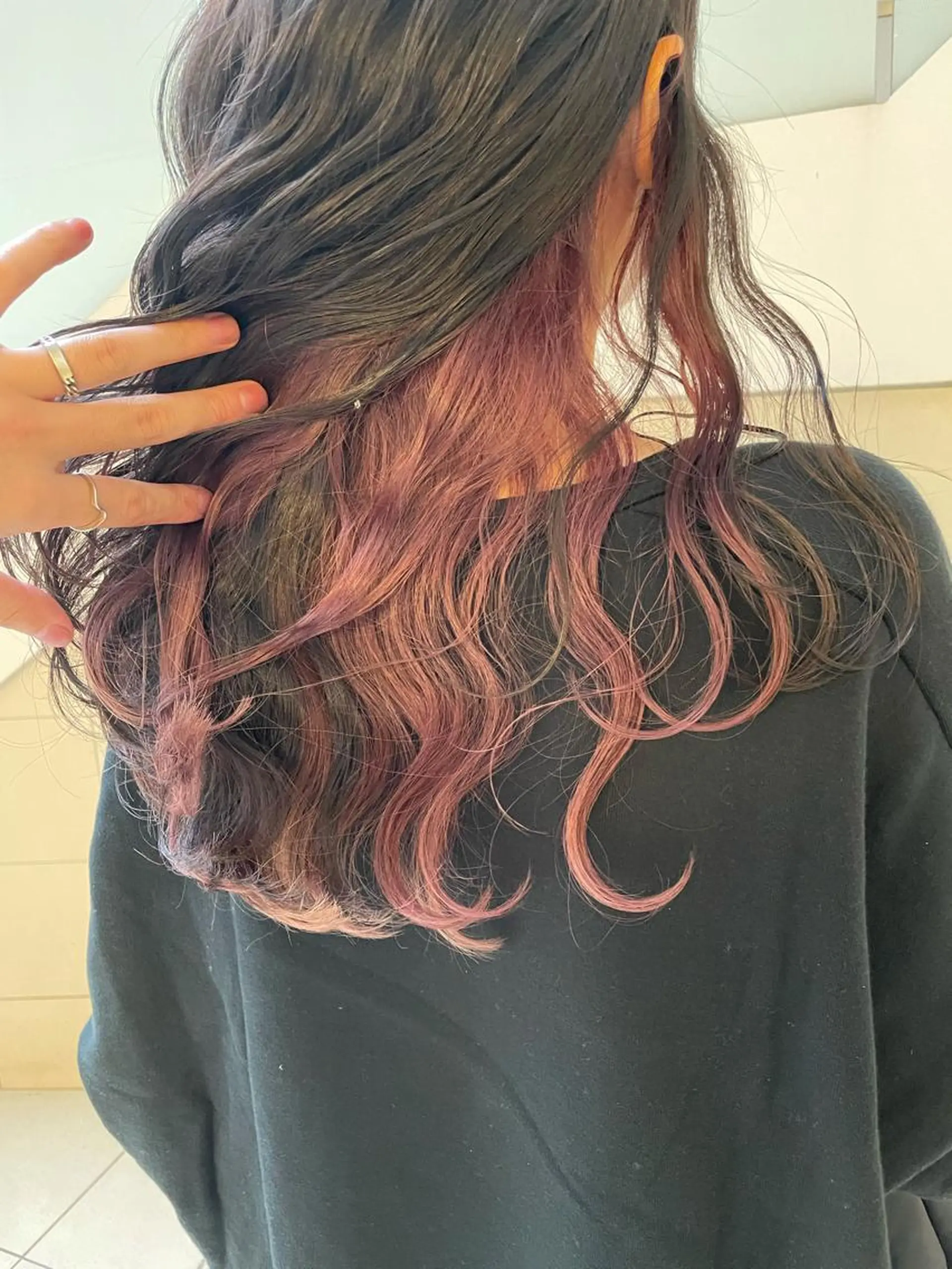 カラー ケアブリーチ/ エクステ/レイヤーのヘアスタイル