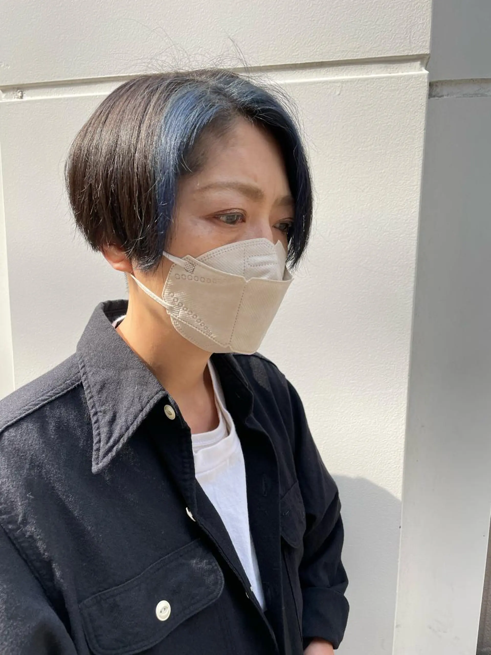 ショート カラー ハンサムショート ミストバング ブリーチ ブルーカラー ブラウンカラー カット ヘアカラー GO TODAY SHAiRE SALON所属・天野 瑠真のヘアスタイル