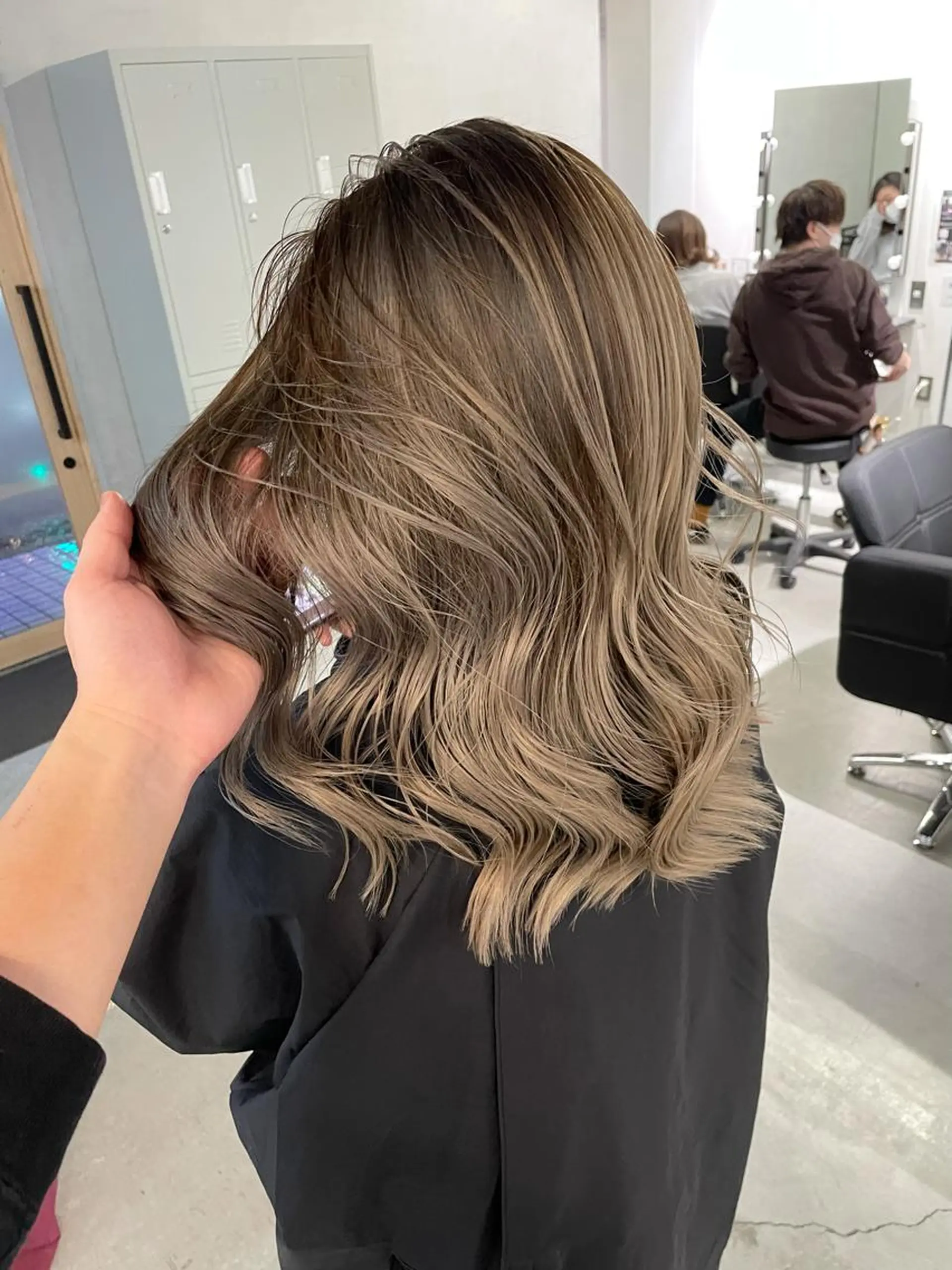 ミディアム K!ng所属・レイヤーカット/ 髪質改善/ハイライトのヘアスタイル