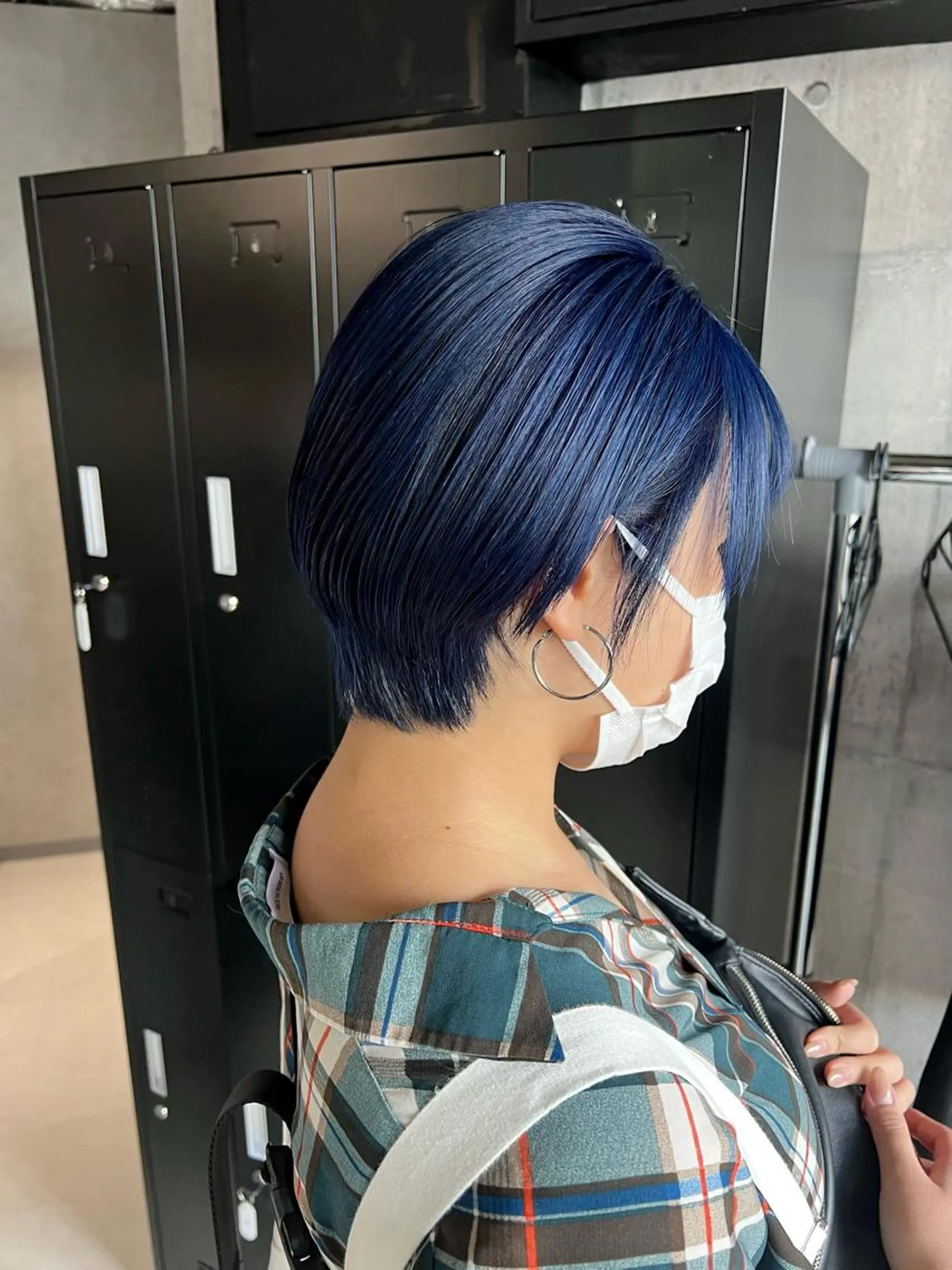 ショート カラー ブルーカラー mimiiy梅田 中崎町ハイトーンのヘアスタイル