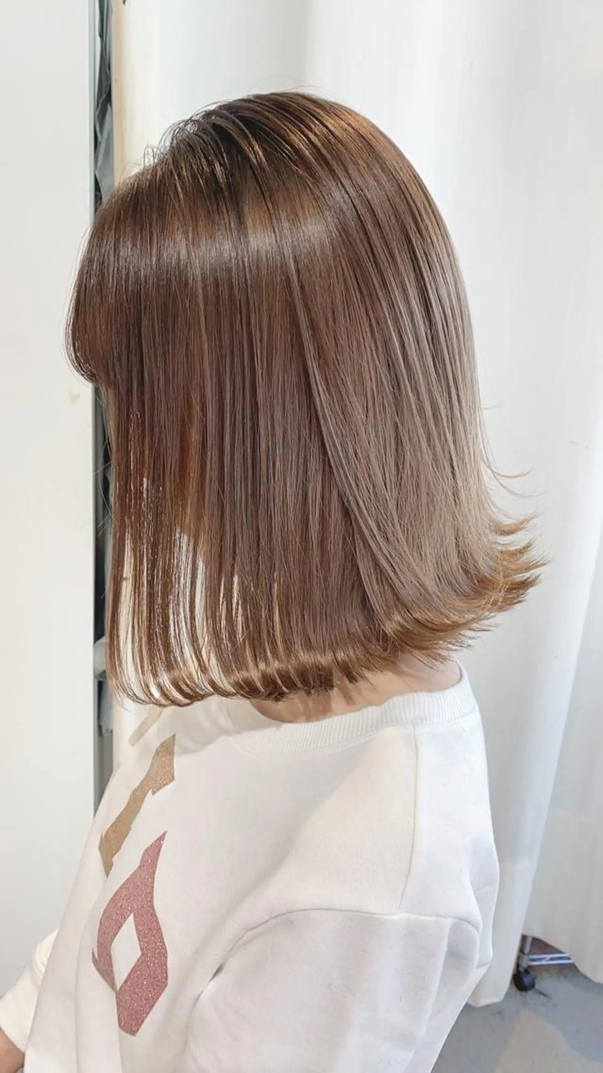 ミディアム ショートボブ ボブ ハイライト 外ハネヘア メンズツイスパ ショートフクヤマシンのヘアスタイル