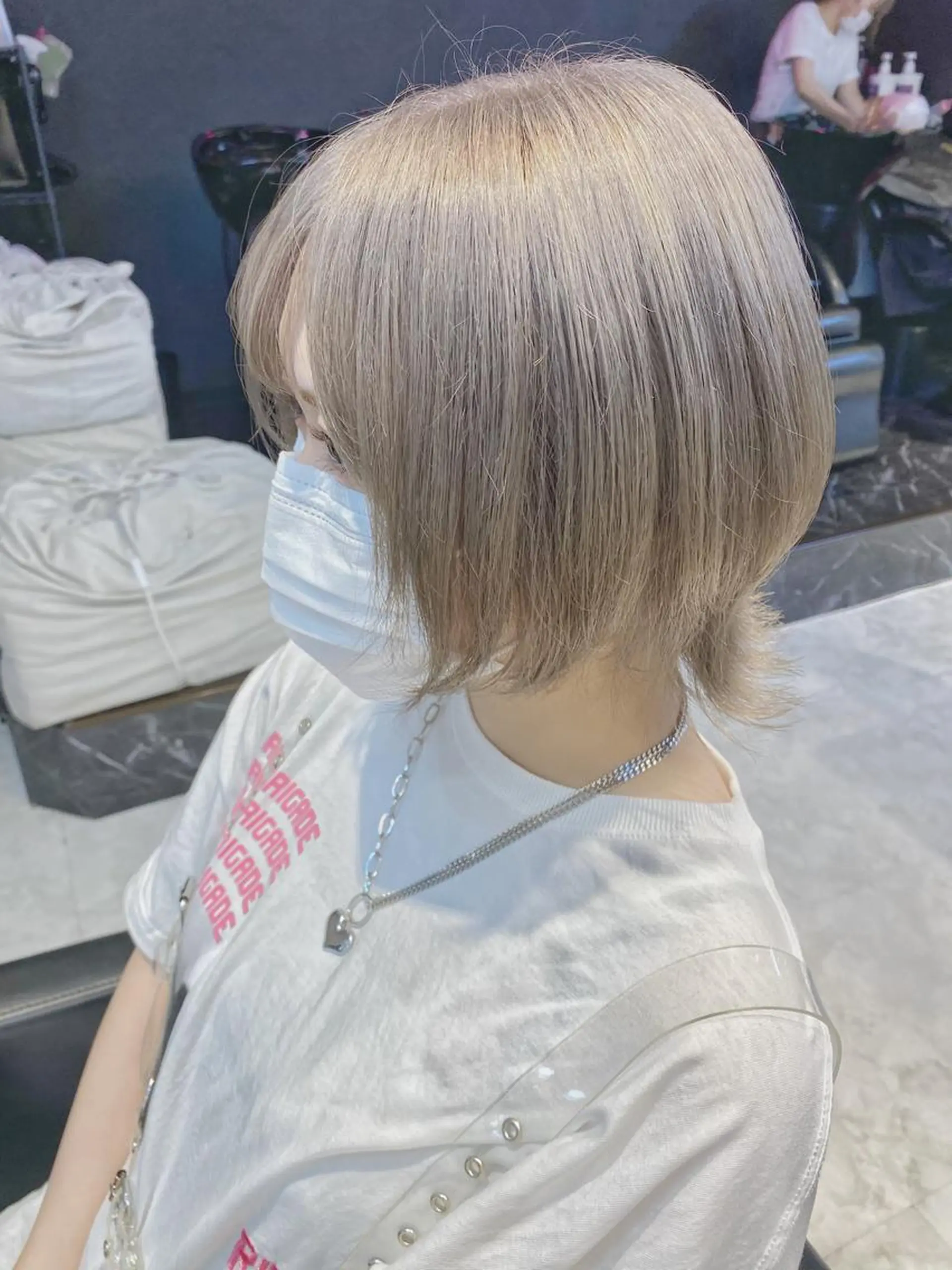 ショート カラー アッシュ アッシュグレー ベージュカラー 黒髪 ブリーチ カット ヘアカラー トリートメント ヘアセット 🩰nanaka 🩰のヘアスタイル