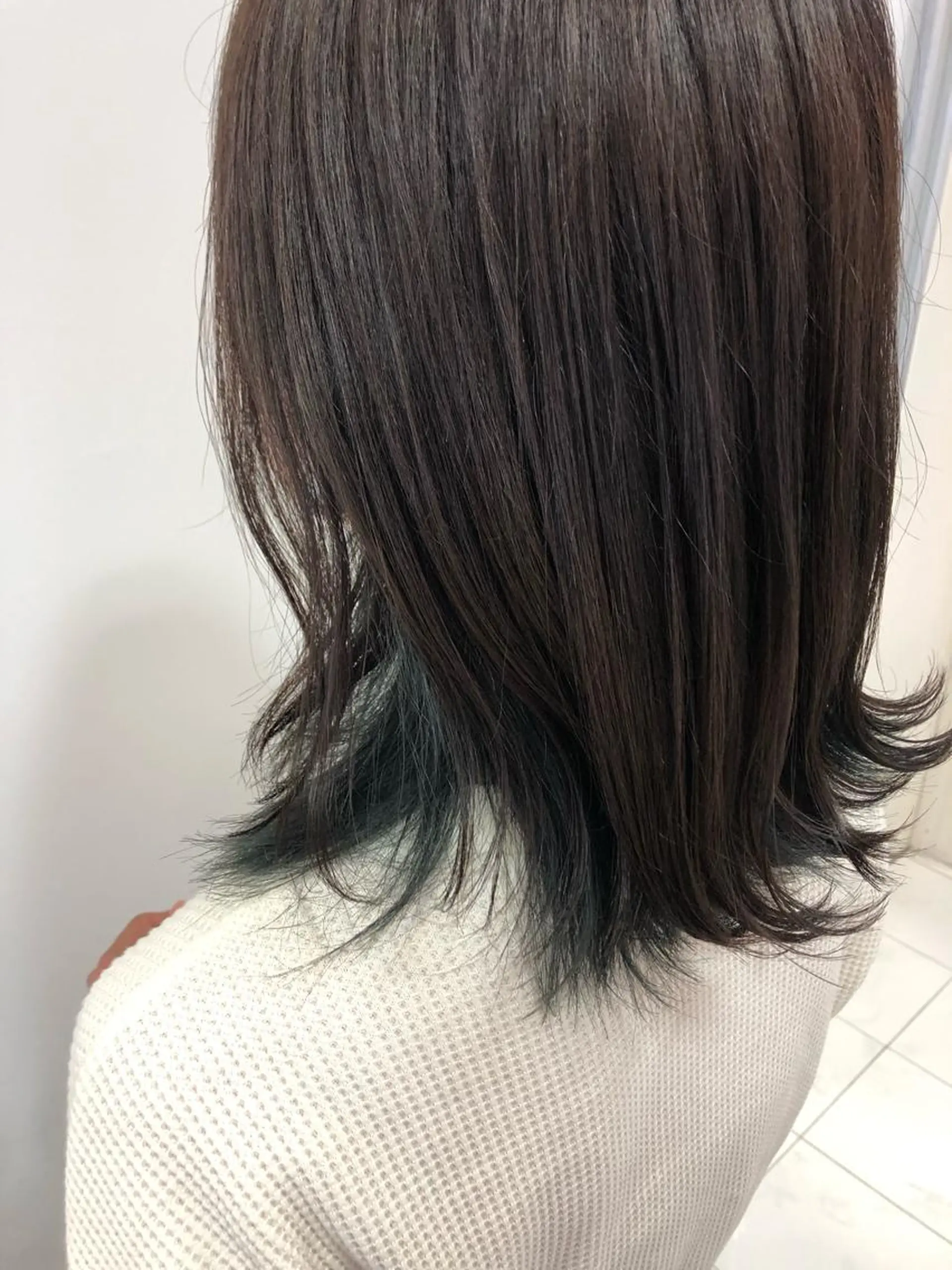 ミディアム カラー インナーカラー GLROW haruhiのヘアスタイル