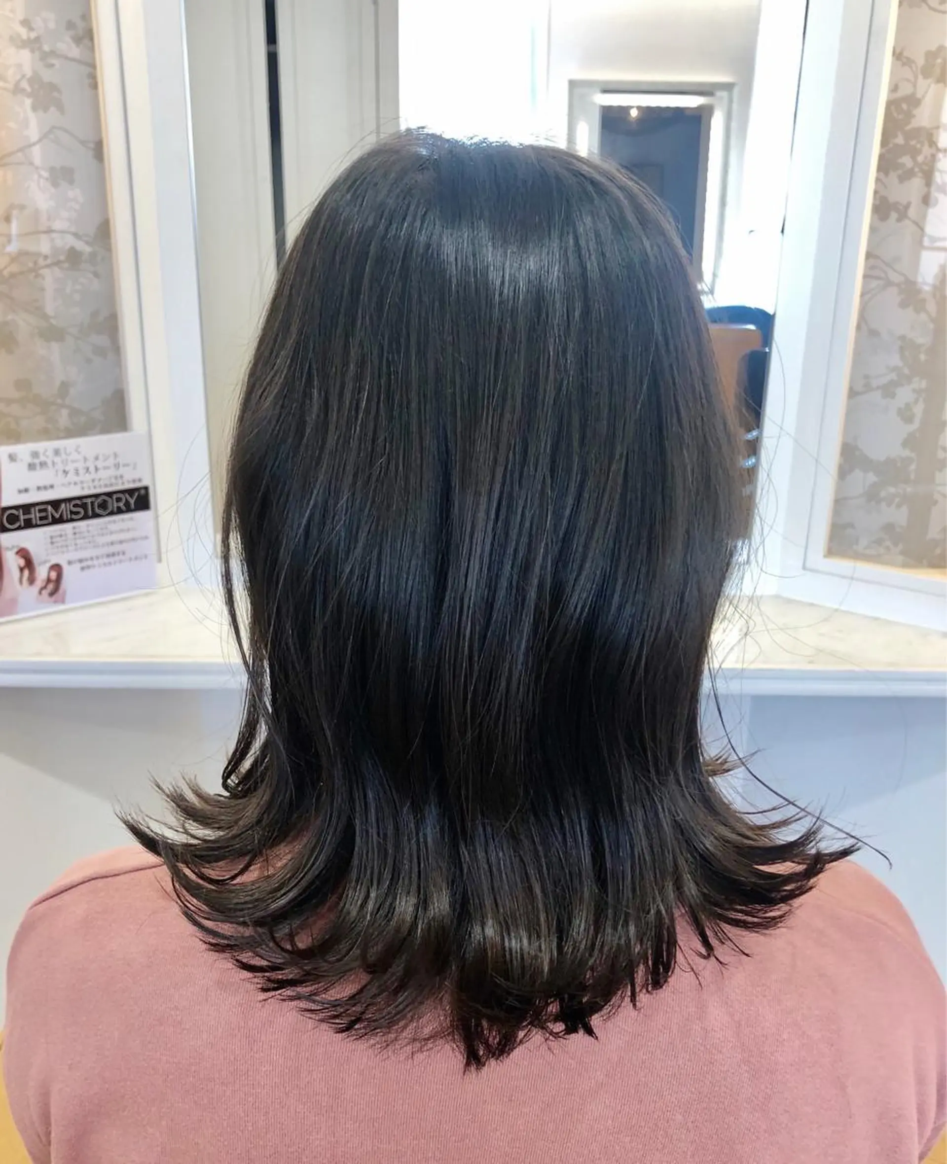 セミロング prime所属・宮武 友里恵のヘアスタイル