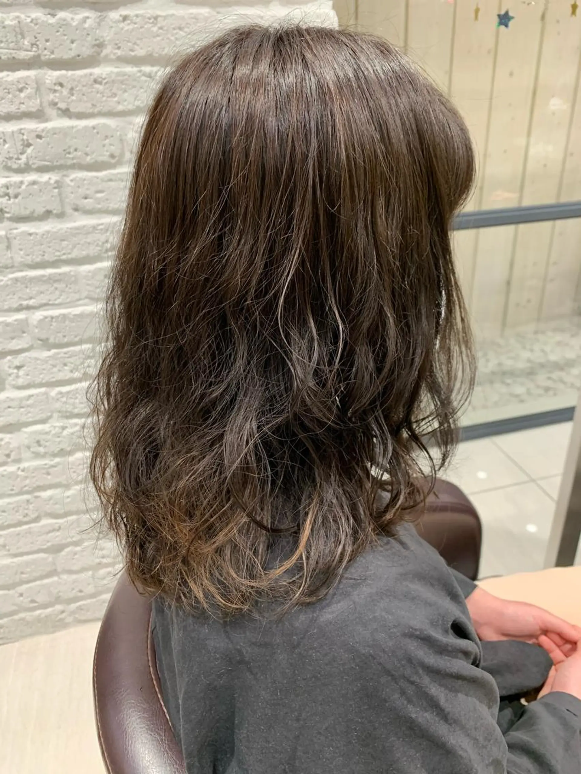 セミロング パーマ セミロングパーマ デジタルパーマ ニュアンスパーマ glow所属・嶋田 遥奈のマツエク・マツパデザイン