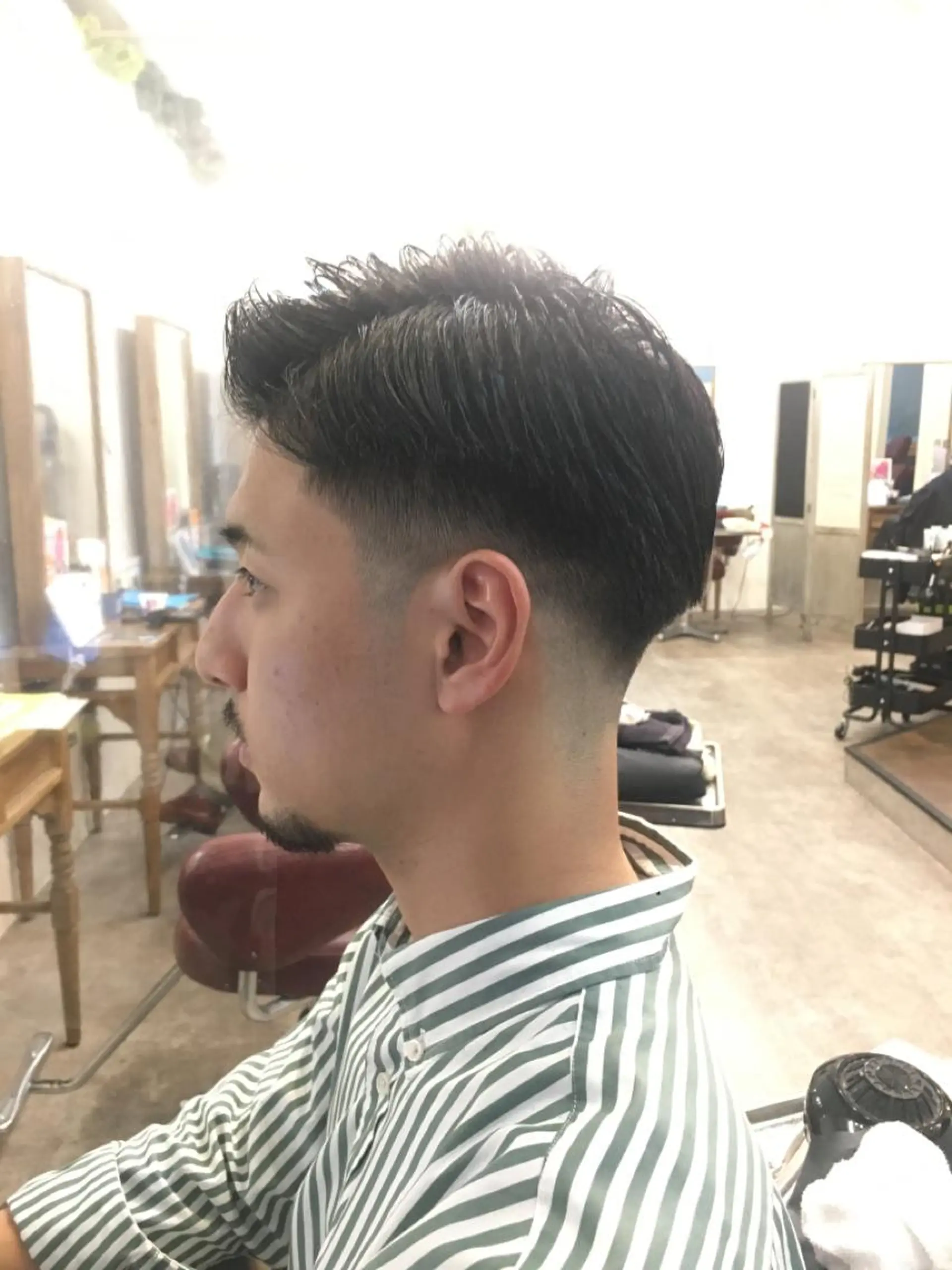 ショート ヘアアレンジ メンズ フェードカット スキンフェード カット 🧶ブリーチカラー TERU🧶のヘアスタイル