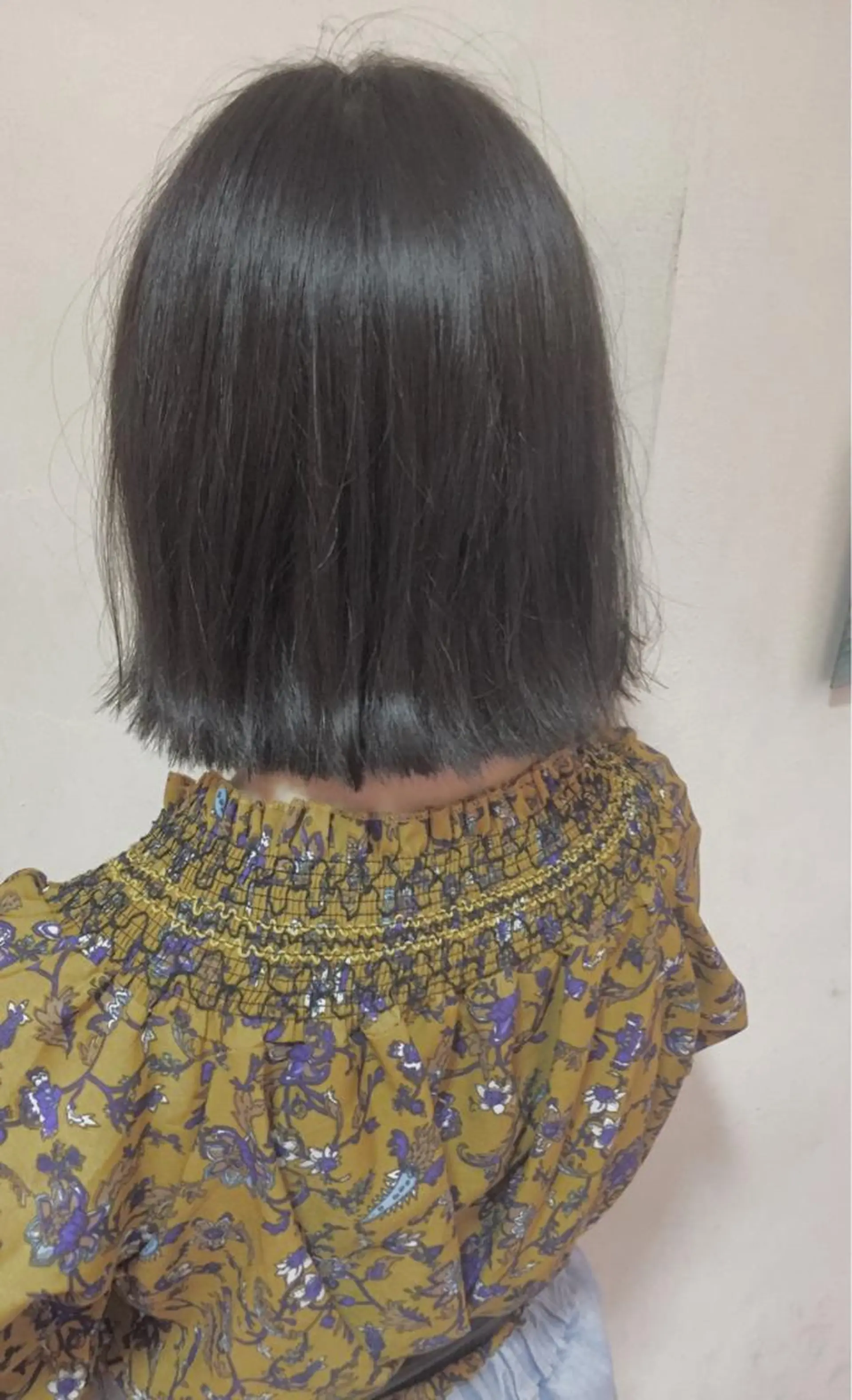 ミディアム カラー 切りっぱなしボブ アッシュ ブルーカラー ブルーアッシュ ボブ 可愛いを作る神 ナオヒロのヘアスタイル