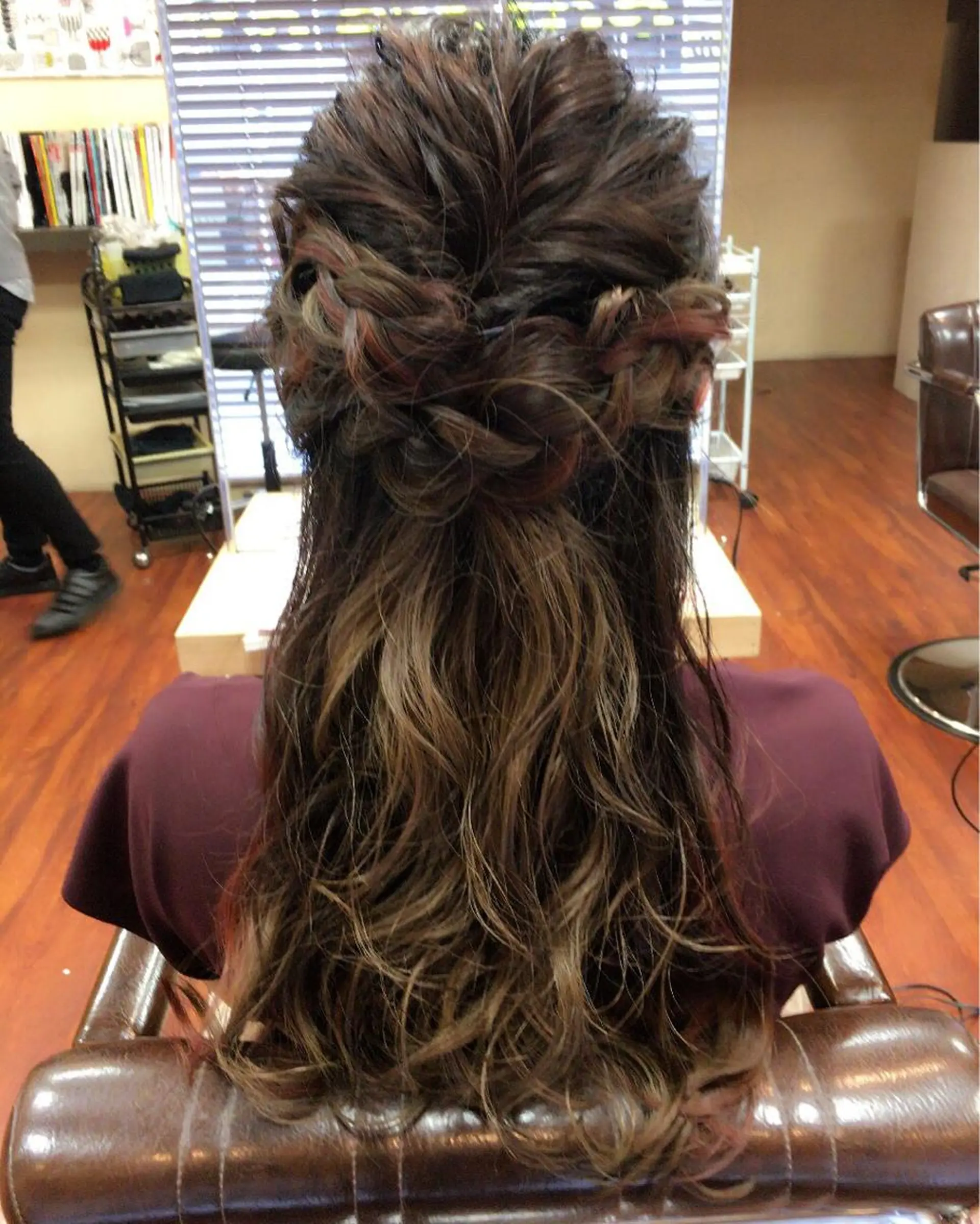 ヘアアレンジ 推し活専用 【派手髪】飯野ゆかりのヘアスタイル