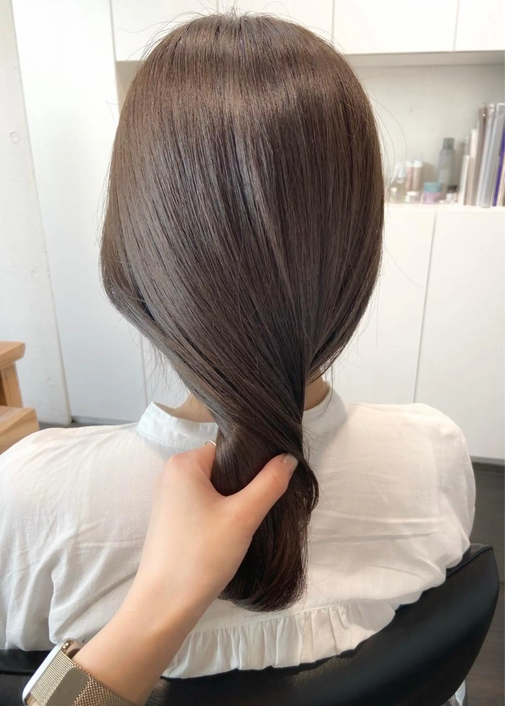 ロング カラー 細田 碧のヘアスタイル