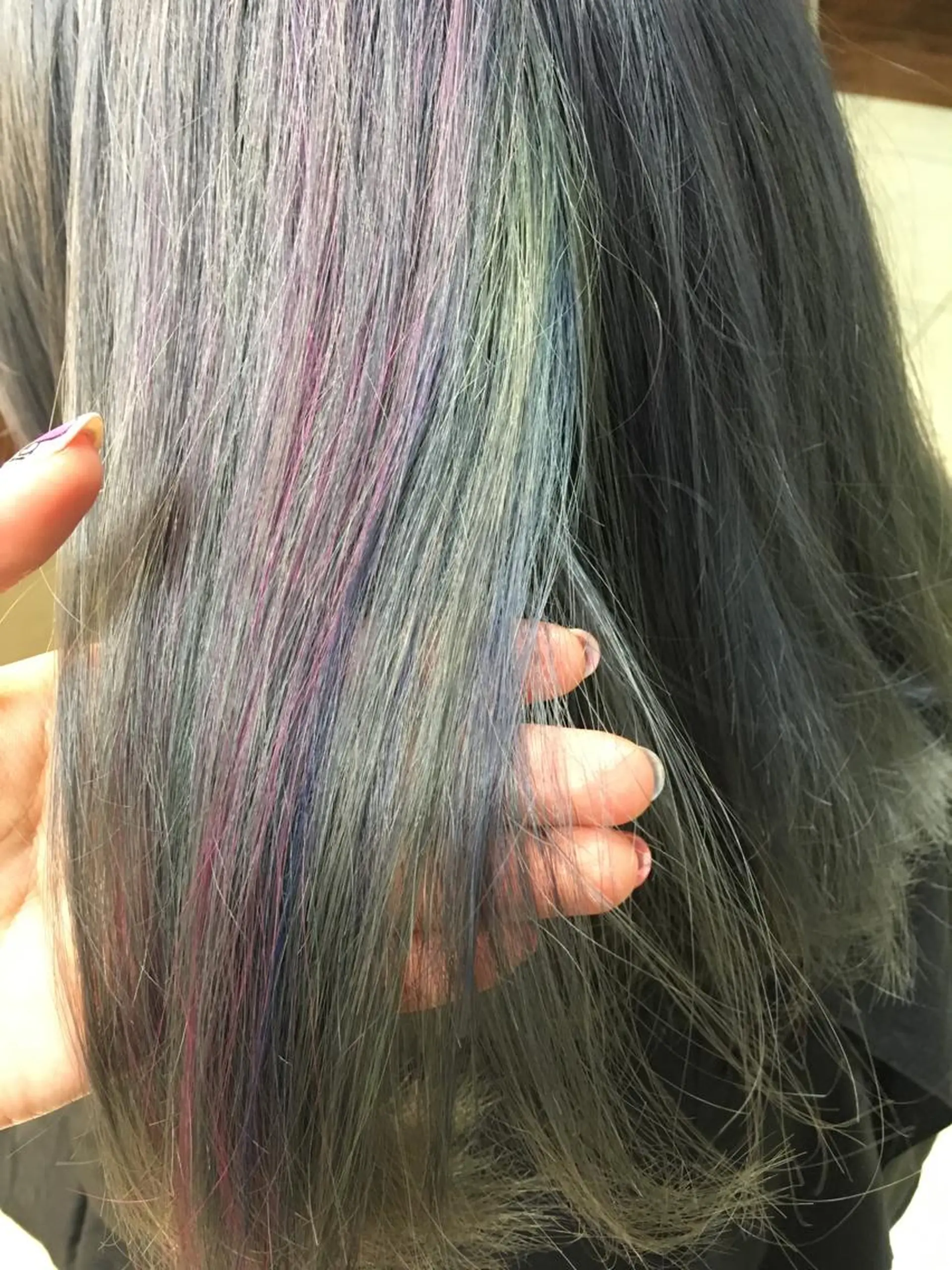 ミディアム カラー 切りっぱなしボブ ブルーカラー メッシュ ピンクカラー パープルカラー 【Sweep】おじま のぞみのヘアスタイル