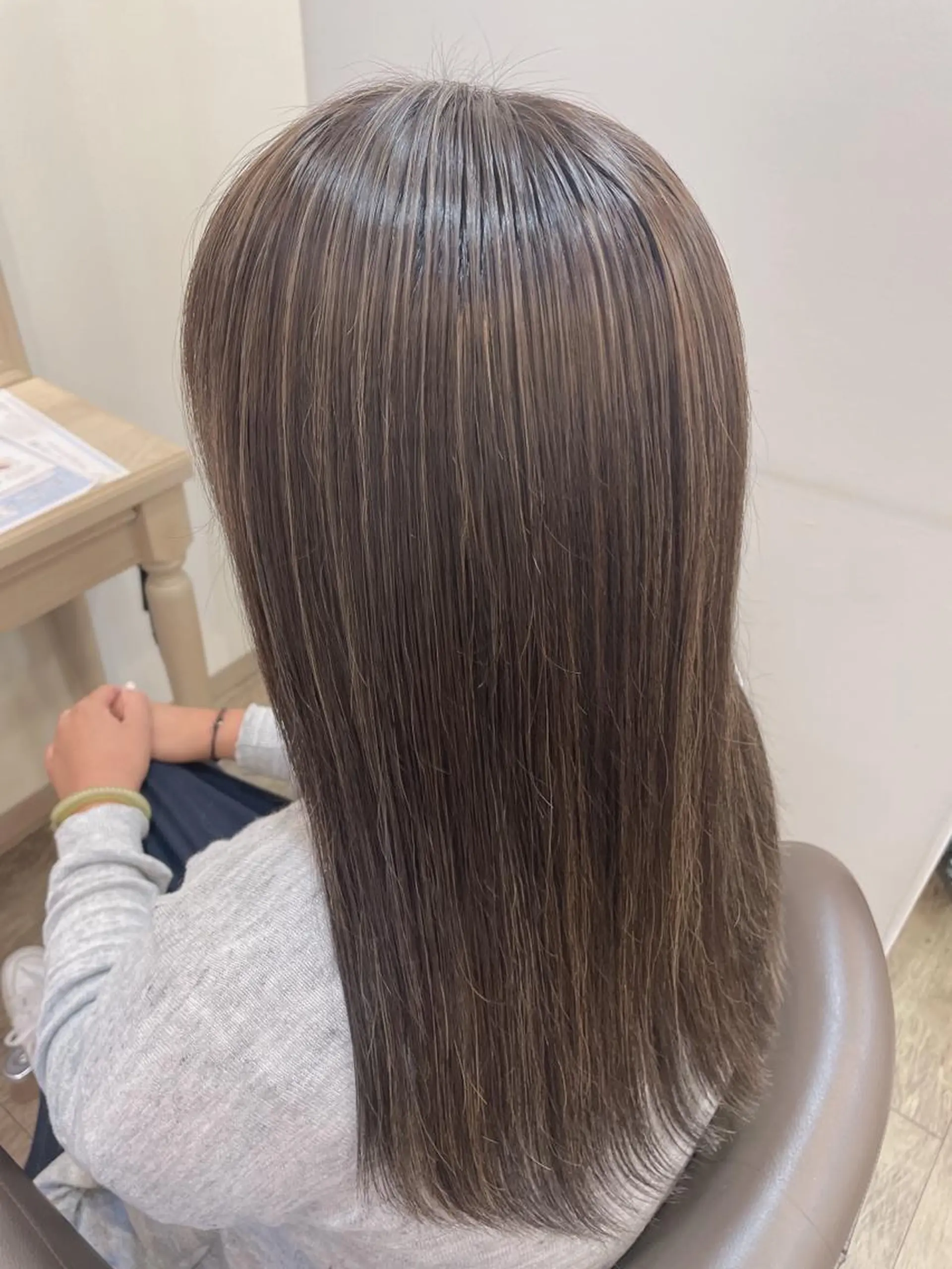 セミロング カラー ハイライトカラー ハイライト ヘアカラー 尚平 40代からの 髪質改善専門のその他イメージ