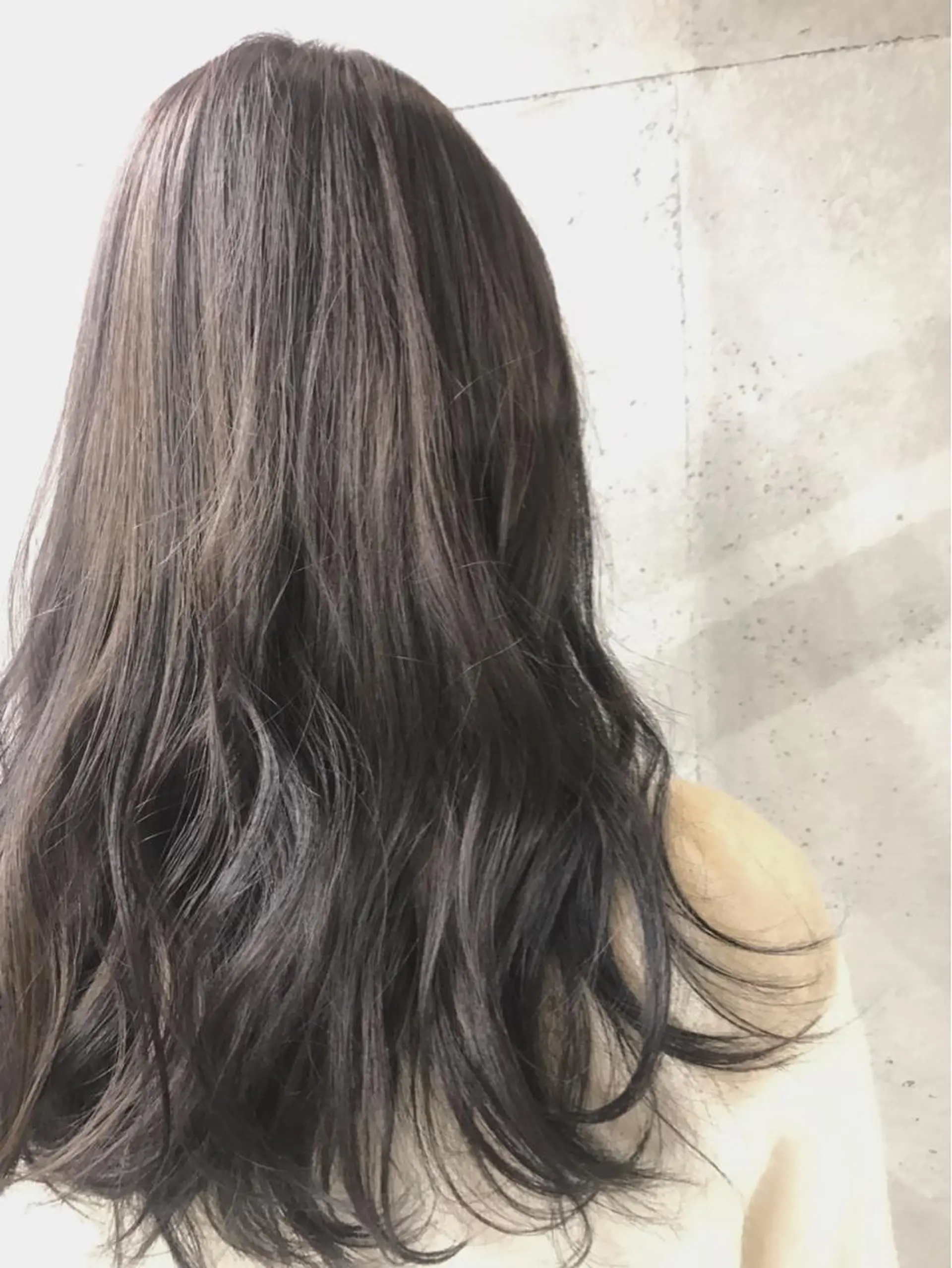 ロング カラー グレージュ にった みずきのヘアスタイル