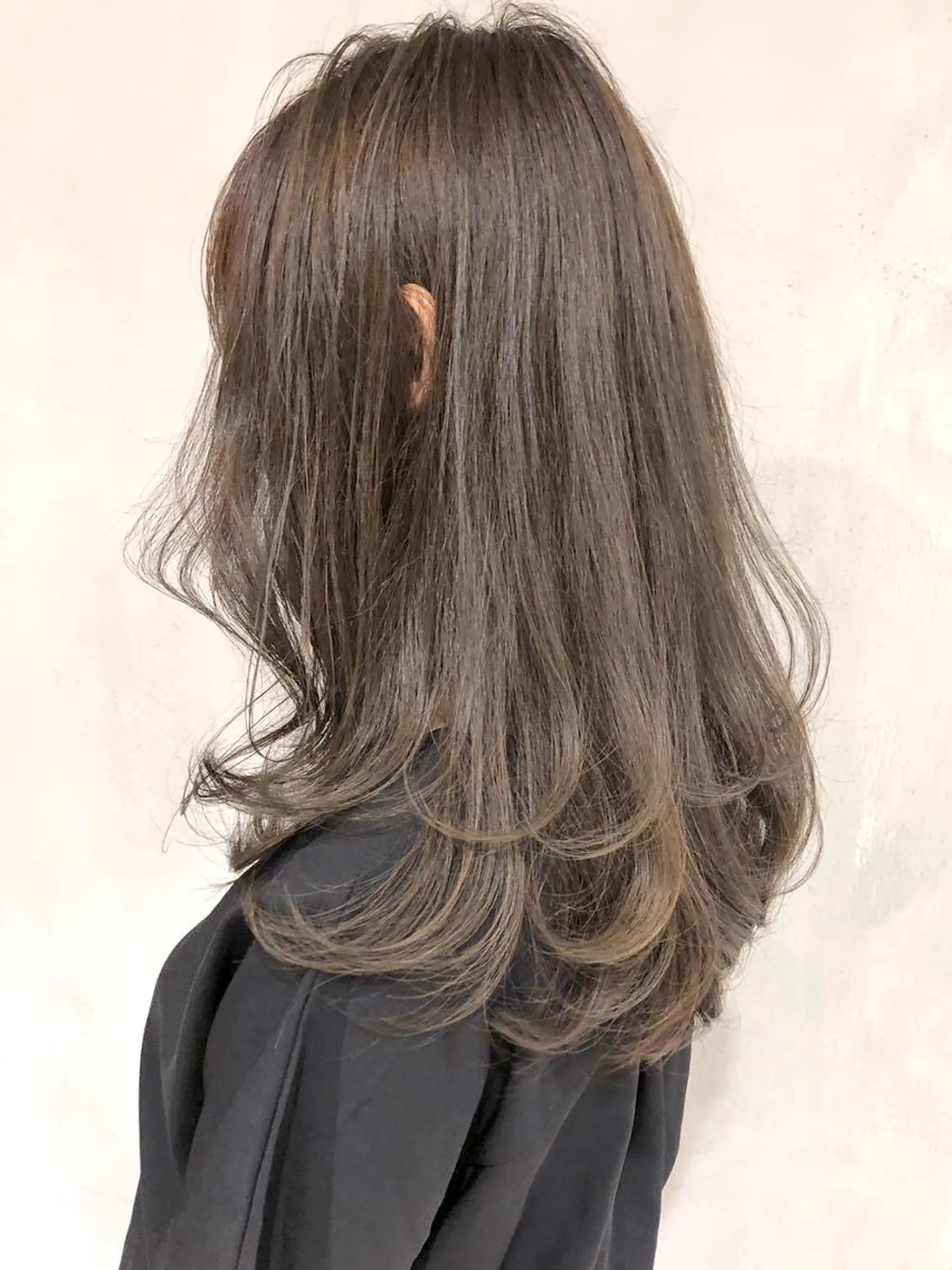 セミロング カラー パーマ ヘアアレンジ アッシュ ITbyALBUM 中野店のヘアスタイル