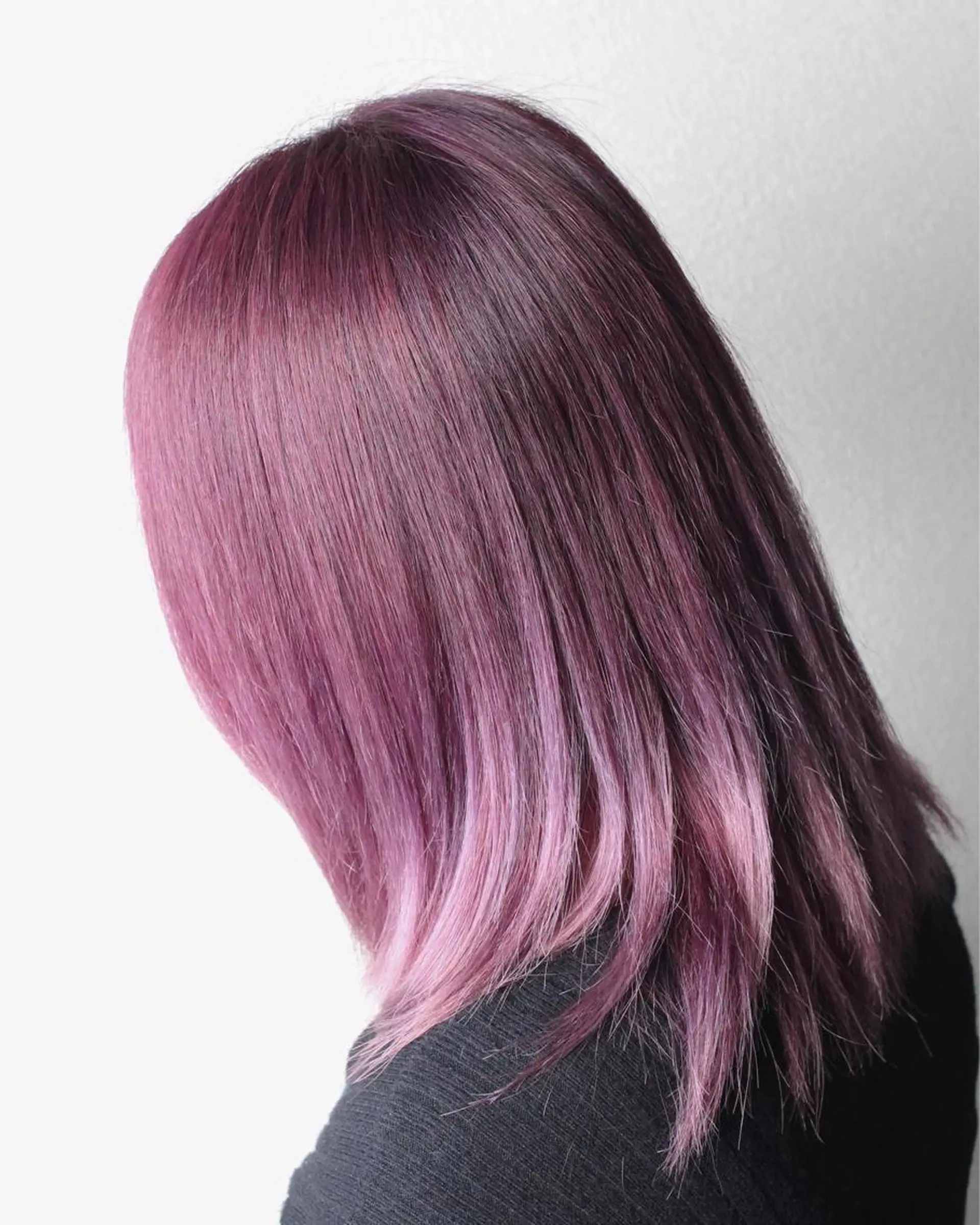 ミディアム カラー ブリーチ グラデーションカラー ピンクカラー ルビー バイオレットカラー ヘアカラー 土居 正季のヘアスタイル