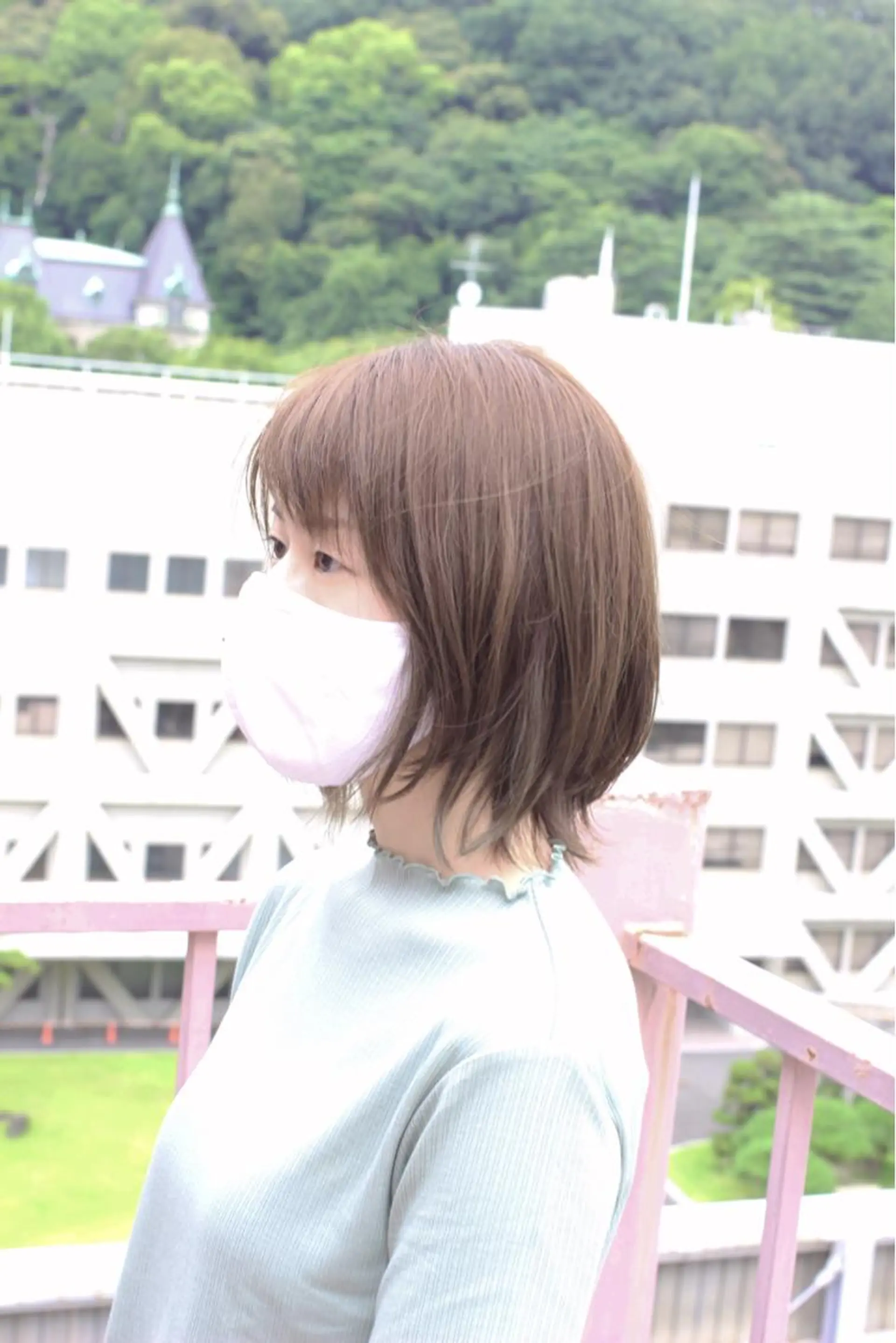 ショート カラー アッシュ ベージュカラー ブリーチ カット ヘアカラー 土居 正季のヘアスタイル