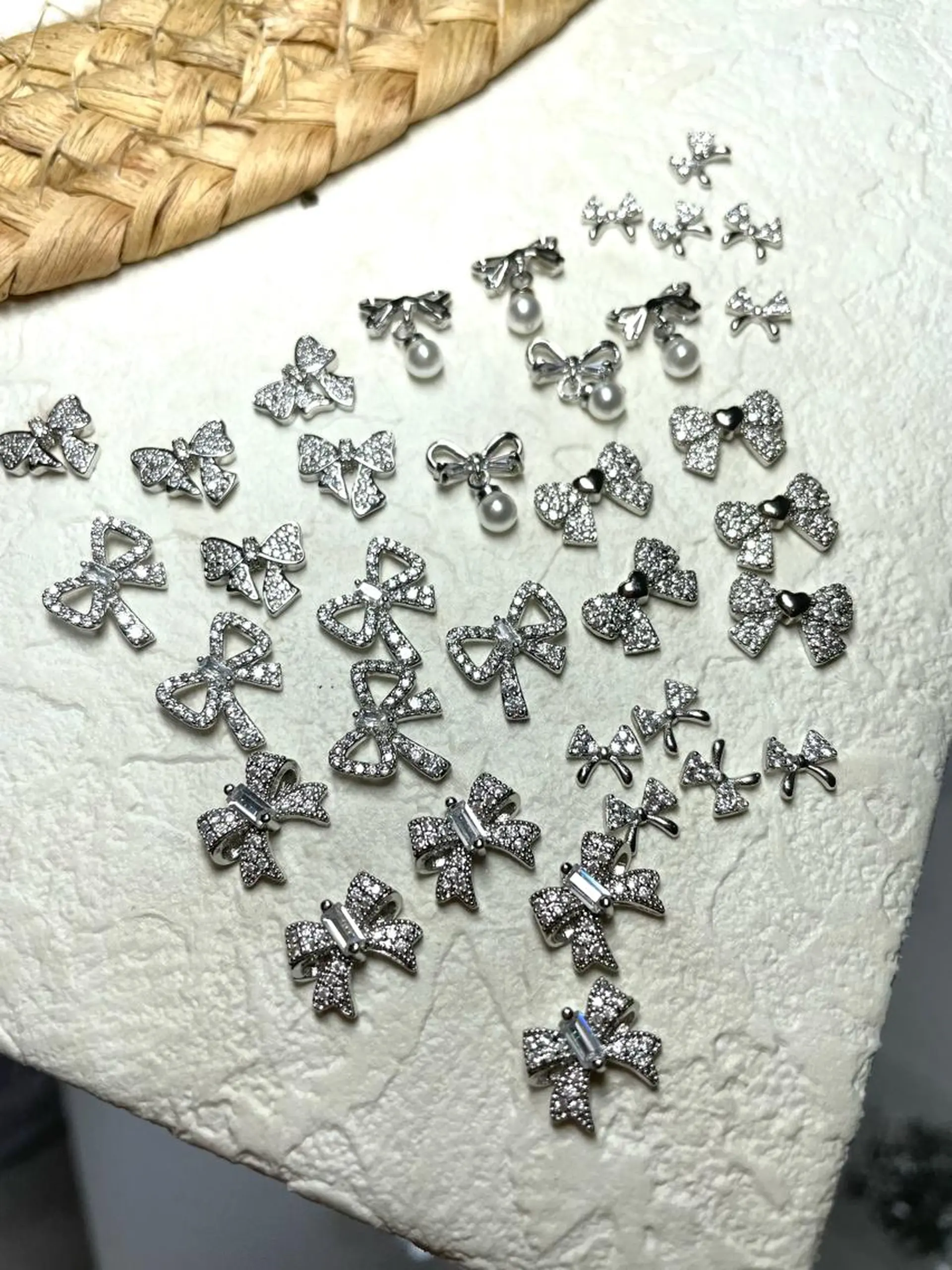 ネイル ストーンネイル M🌷nail 長さだし専門店のネイルデザイン