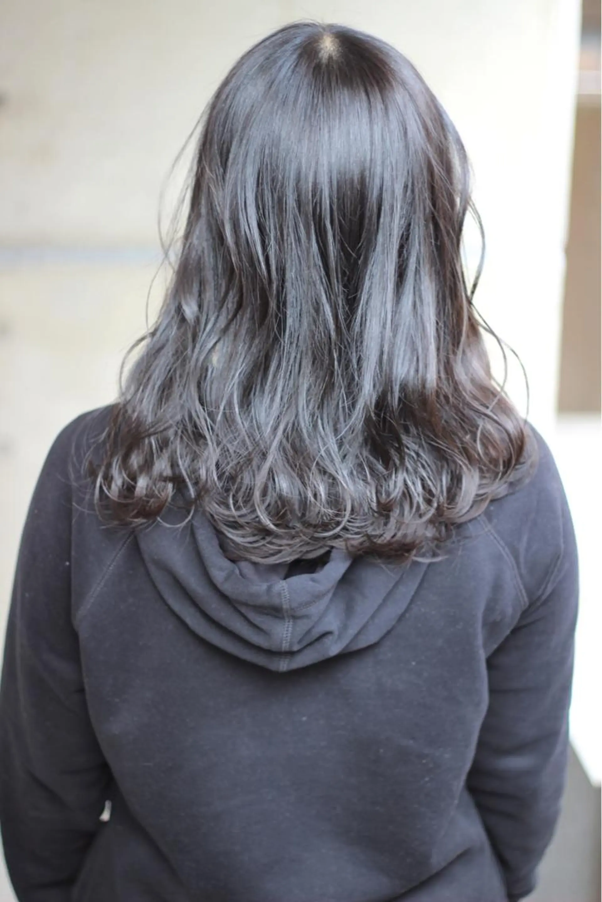 セミロング カラー パーマ ブルーカラー ブルーグレー カット ヘアカラー トリートメント 成松 勇治のヘアスタイル