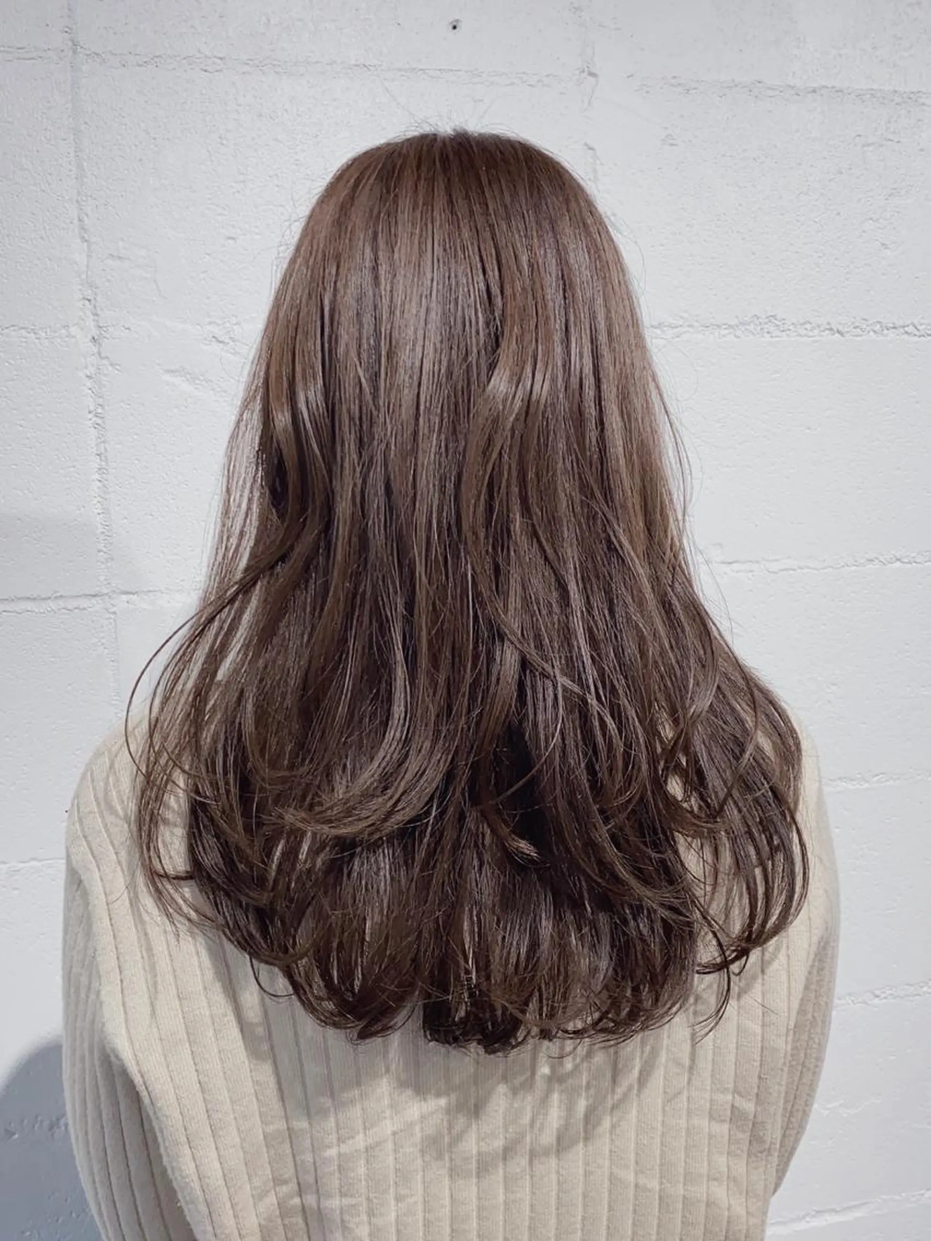 ロング アッシュ アッシュグレー アッシュグレージュ ロング ショート･ウルフ✂︎ 安住有咲子のヘアスタイル