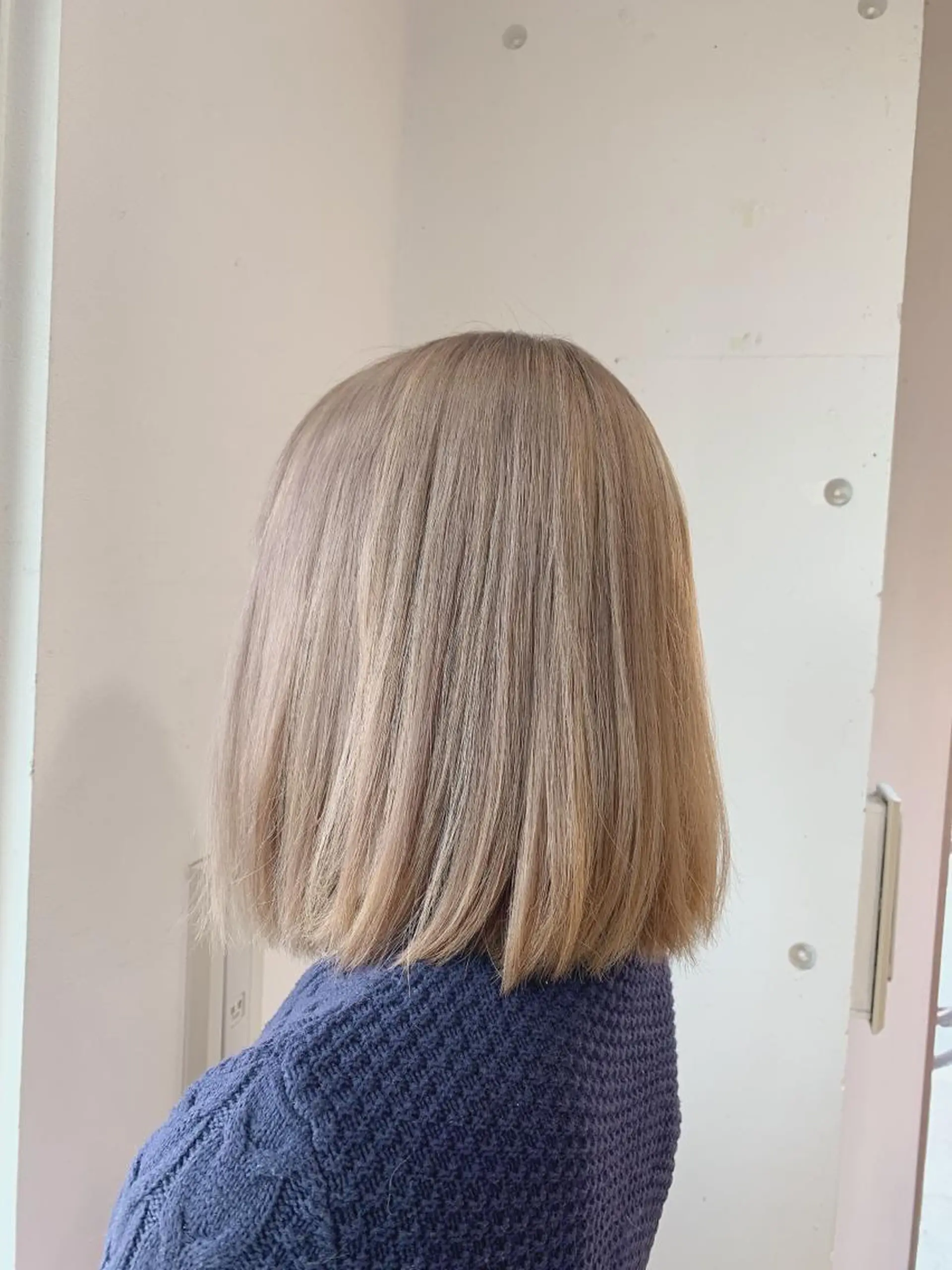 ミディアム カラー ブリーチ グレージュ カット ヘアカラー トリートメント 白髪ぼかしハイライト 柳川拓哉のヘアスタイル