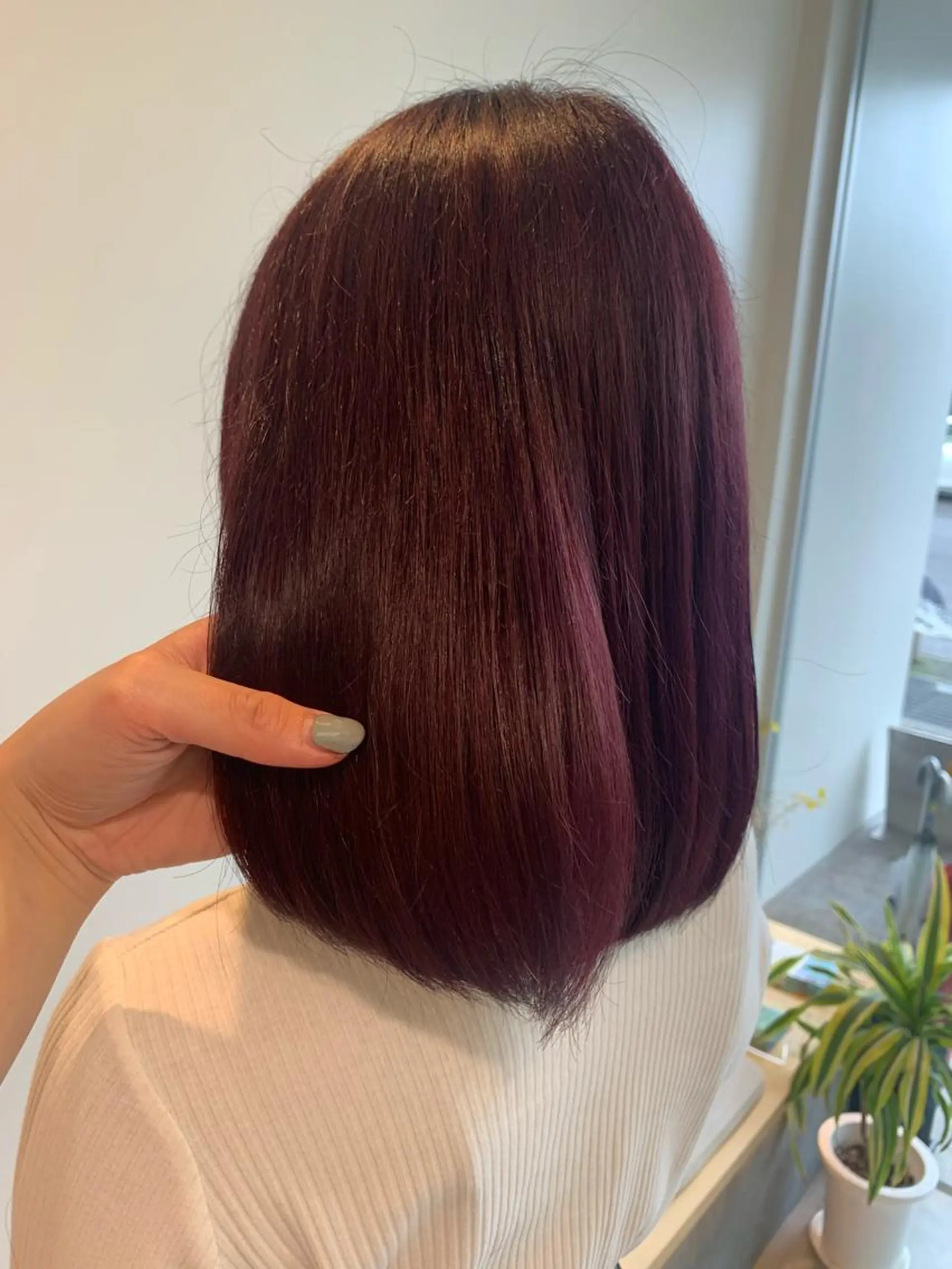 カラー レッドカラー 村松 萌のヘアスタイル