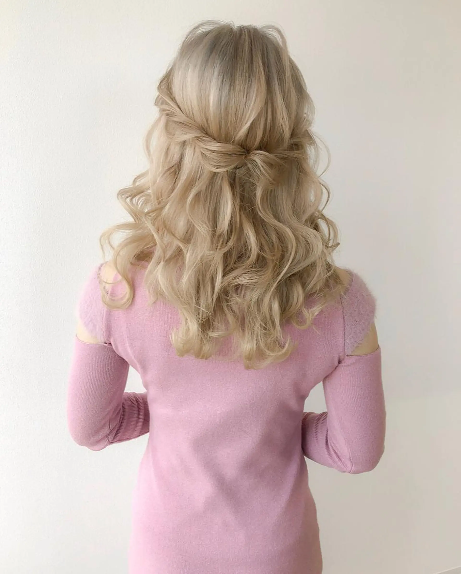 セミロング カラー ヘアアレンジ ブリーチ autre所属・大久保 ひでなりのヘアスタイル