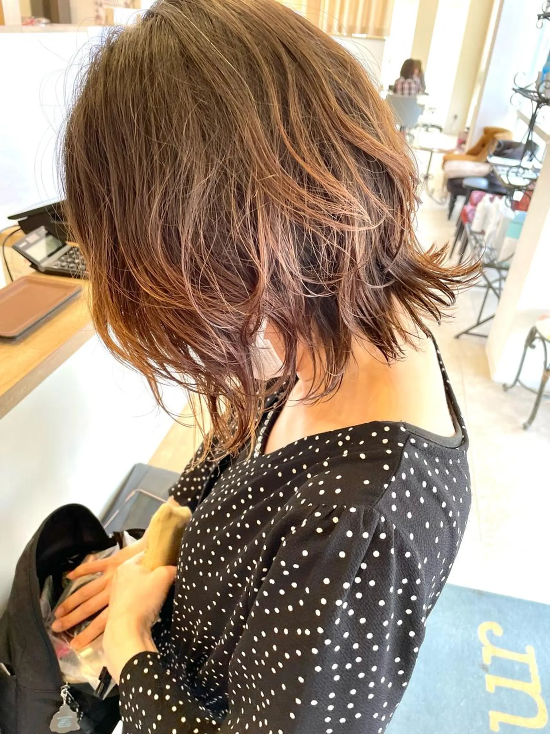 ミディアム パーマ ミディアムパーマ くびれヘア カット 安田 美由紀のヘアスタイル