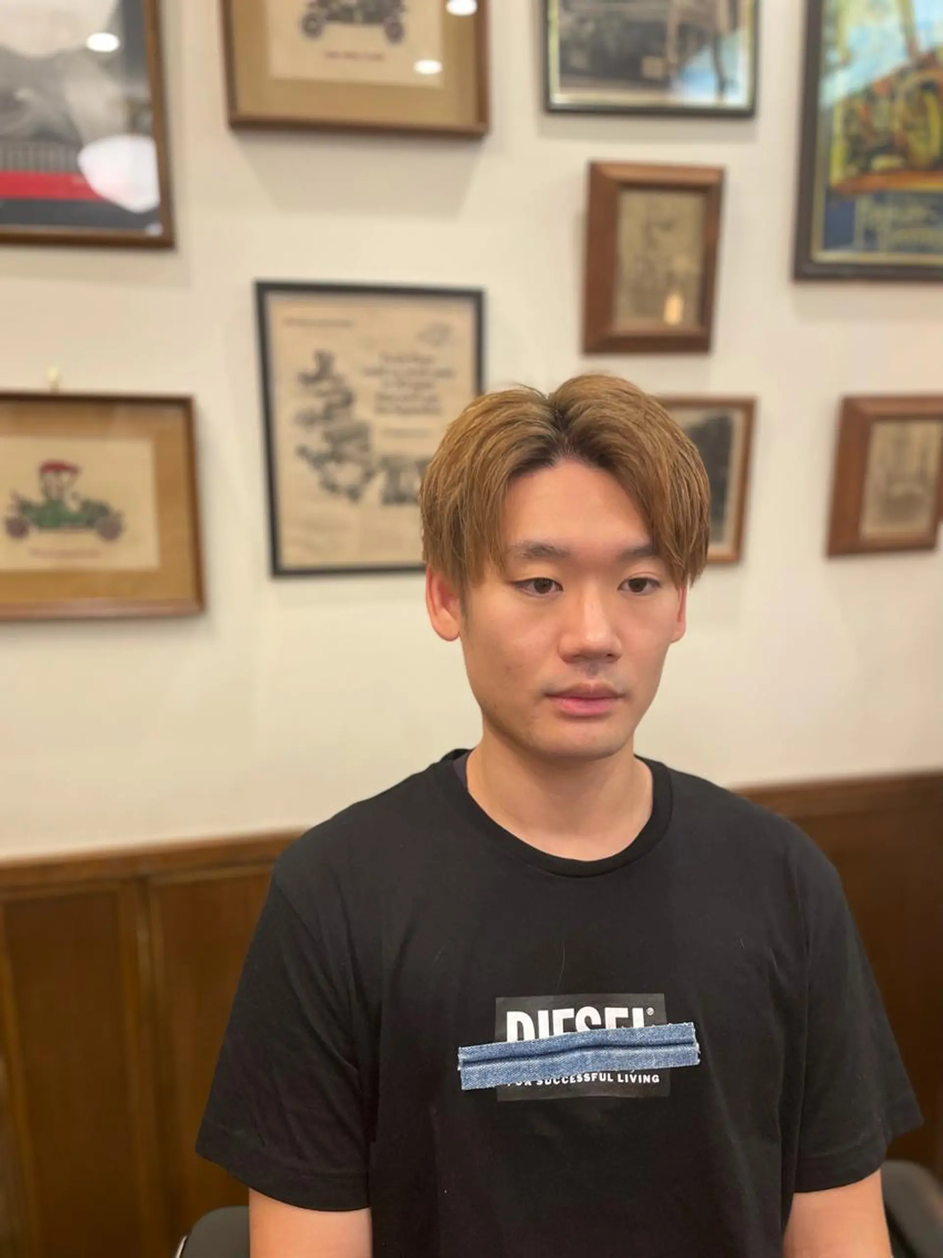 ショート カラー パーマ メンズ センターパート カット指名No1漆原 聡のヘアスタイル