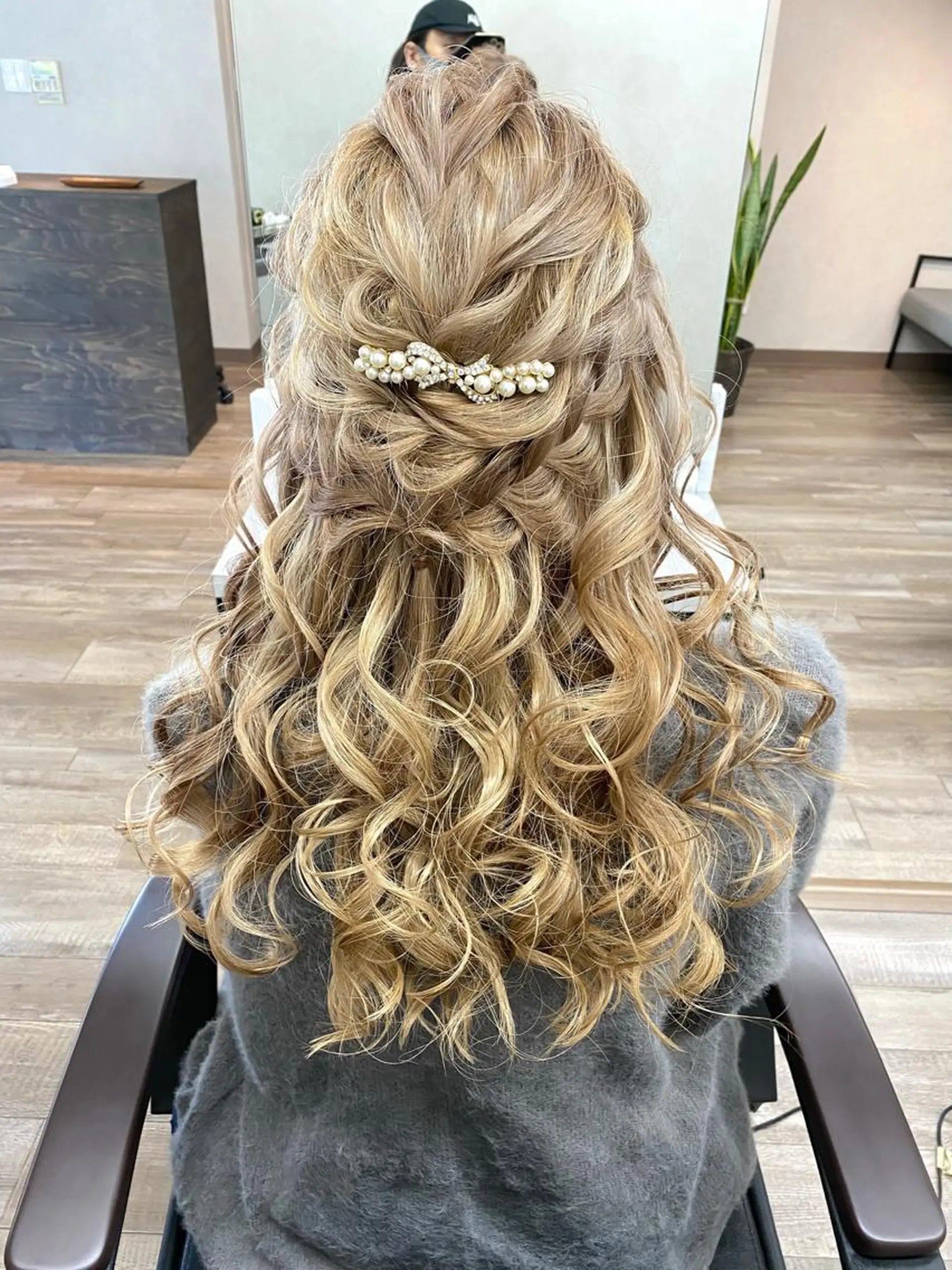 ロング ヘアアレンジ VIF所属・🗻飯田誠也🗻 カットカラー得意のヘアスタイル