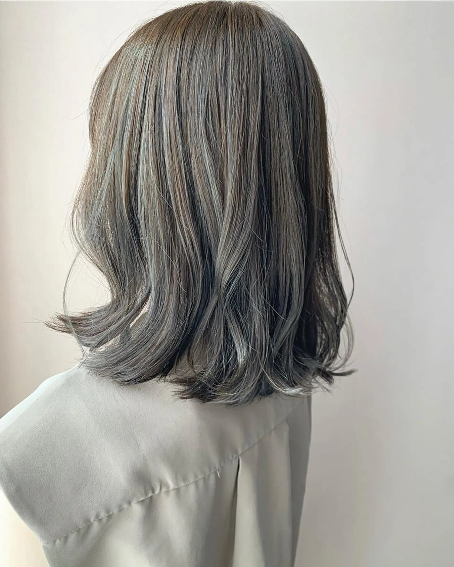 セミロング カラー ブリーチ ダブルカラー グレージュ ブリーチなしカラー オリーブグレージュ カット ヘアカラー トリートメント hub hair レイヤー/透明感のヘアスタイル