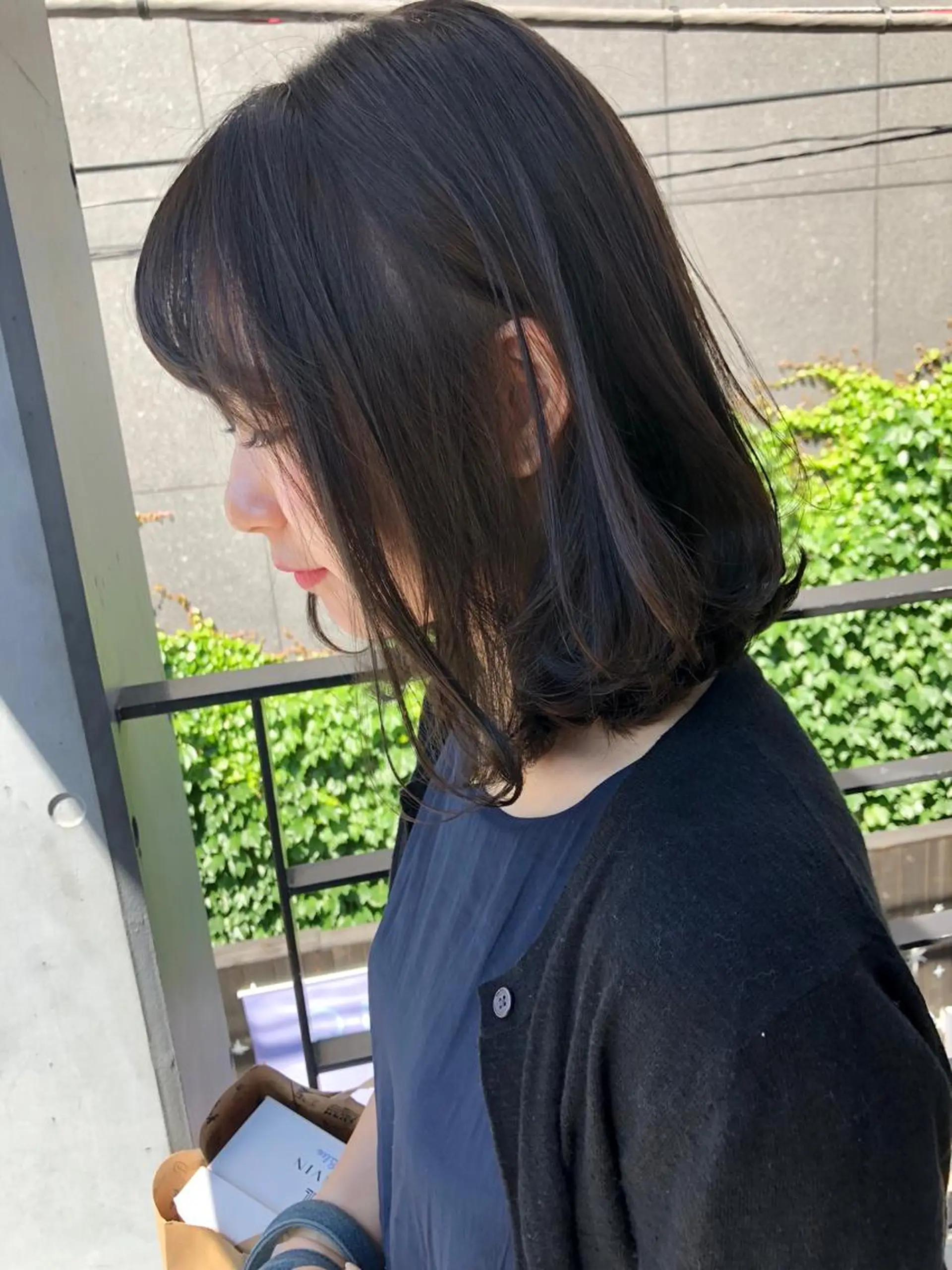 ミディアム カラー THE DAY所属・AKI HASHIMOTOのヘアスタイル