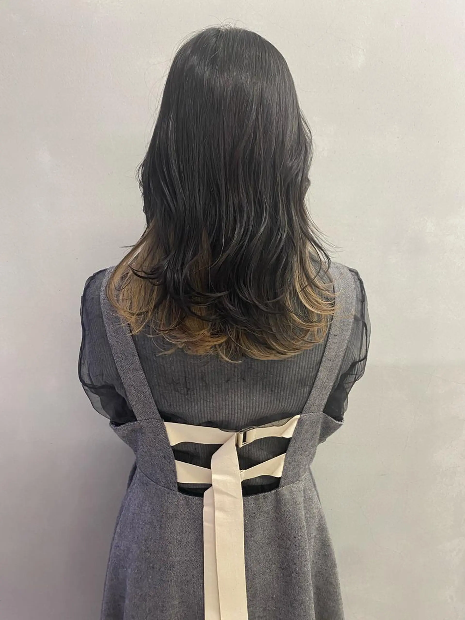 ロング カラー ベージュカラー ブリーチ ブルーカラー ケアブリーチ ダブルカラー SANC hair salonのヘアスタイル